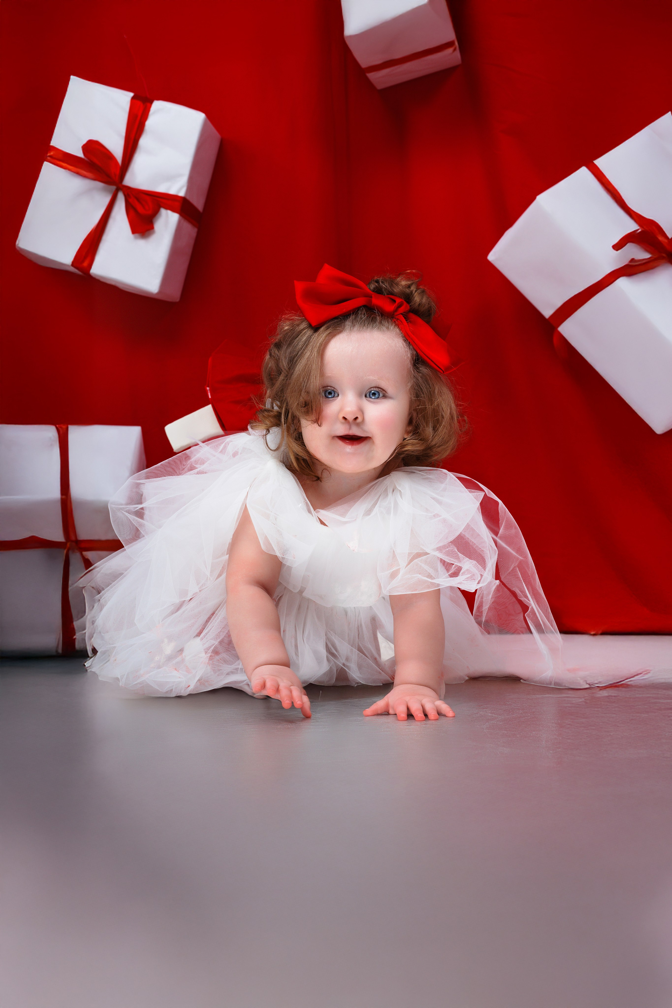 Профессиональная фотосессия на годик девочке в фотостудии в Сочи. Детский студийный фотограф Сочи