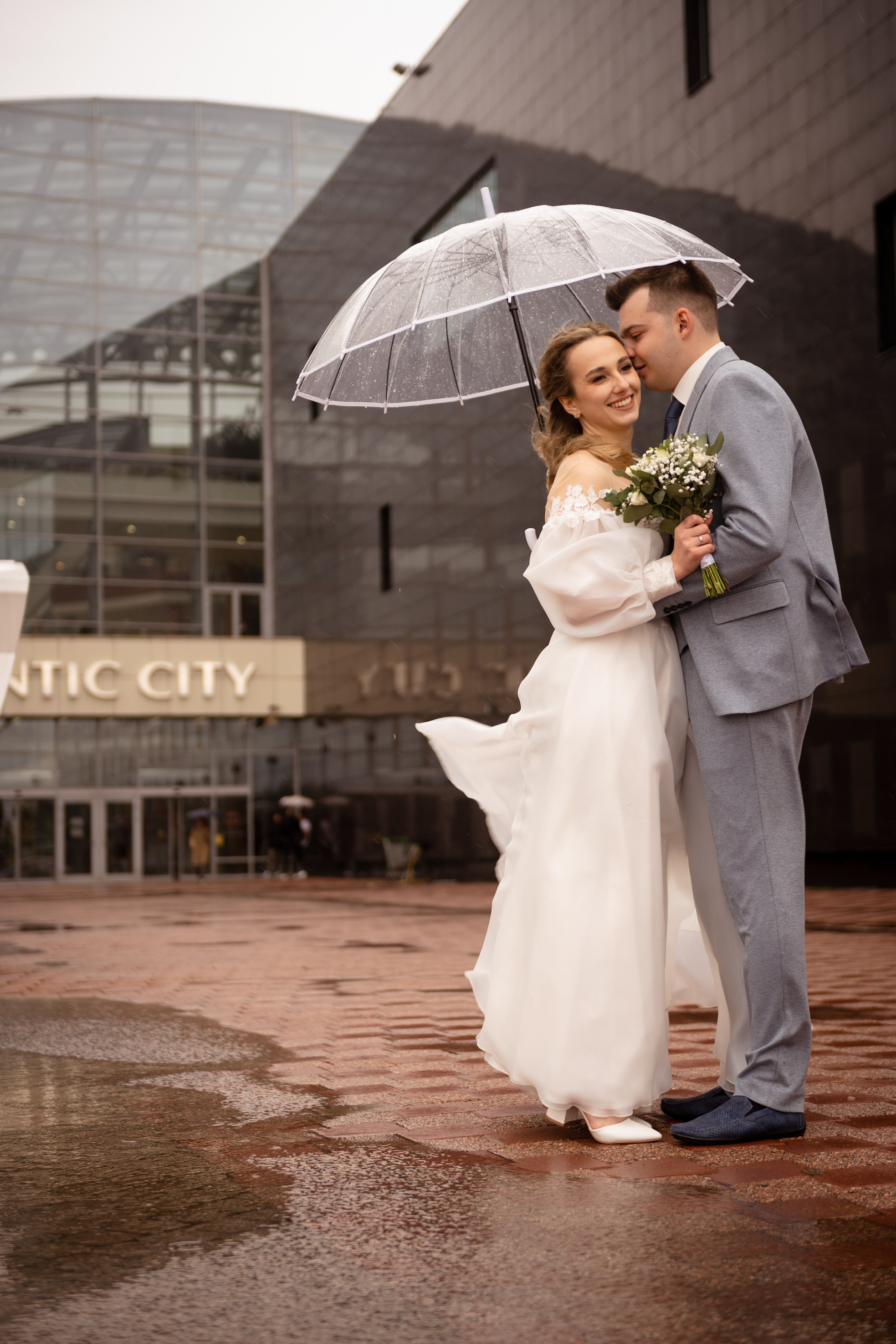 Весь день под дождем, вечером закат на озере. Свадебный и семейный фотограф София Невская