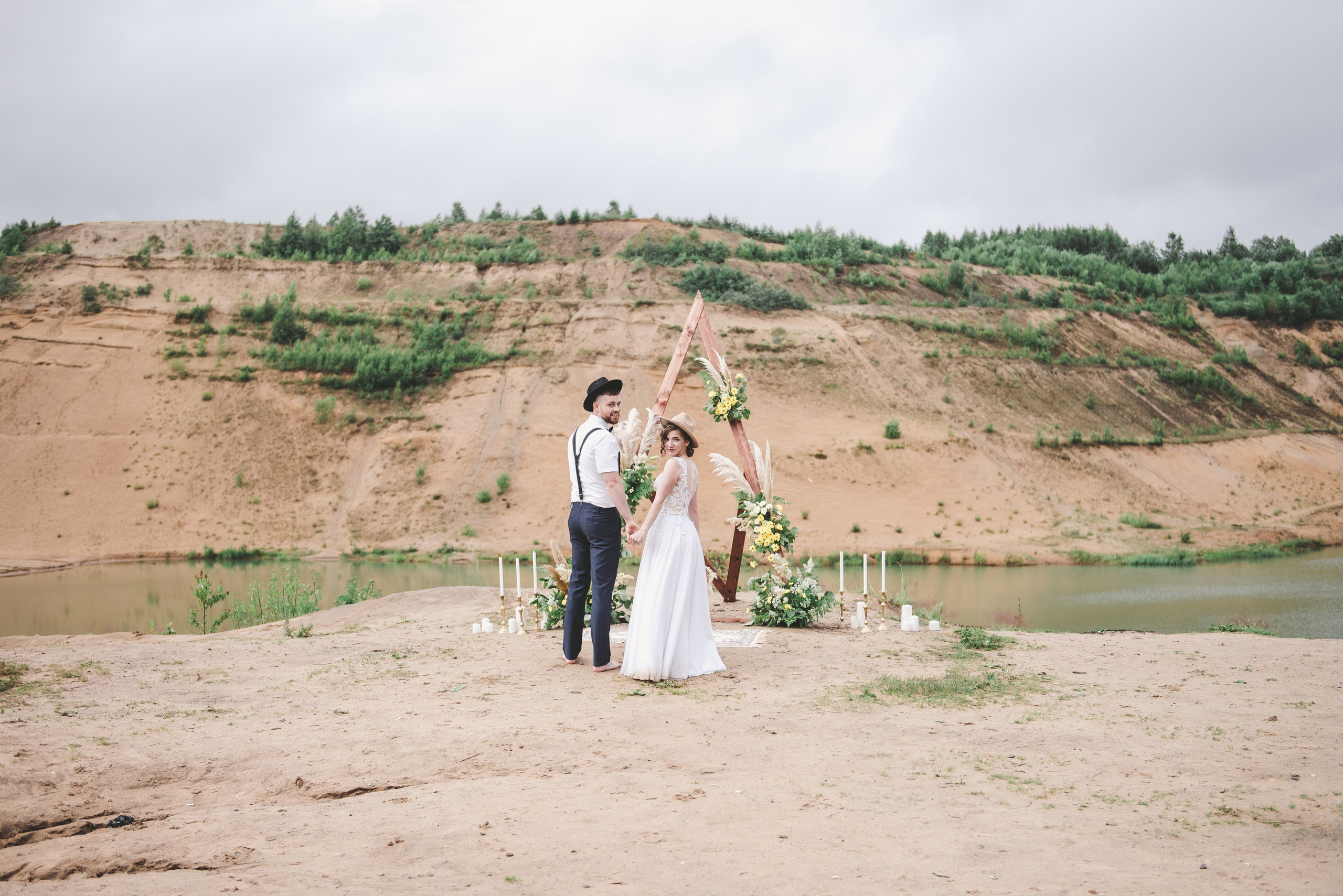 Выездная регистрация на песчаном карьере. Свадебный и семейный фотограф София Невская