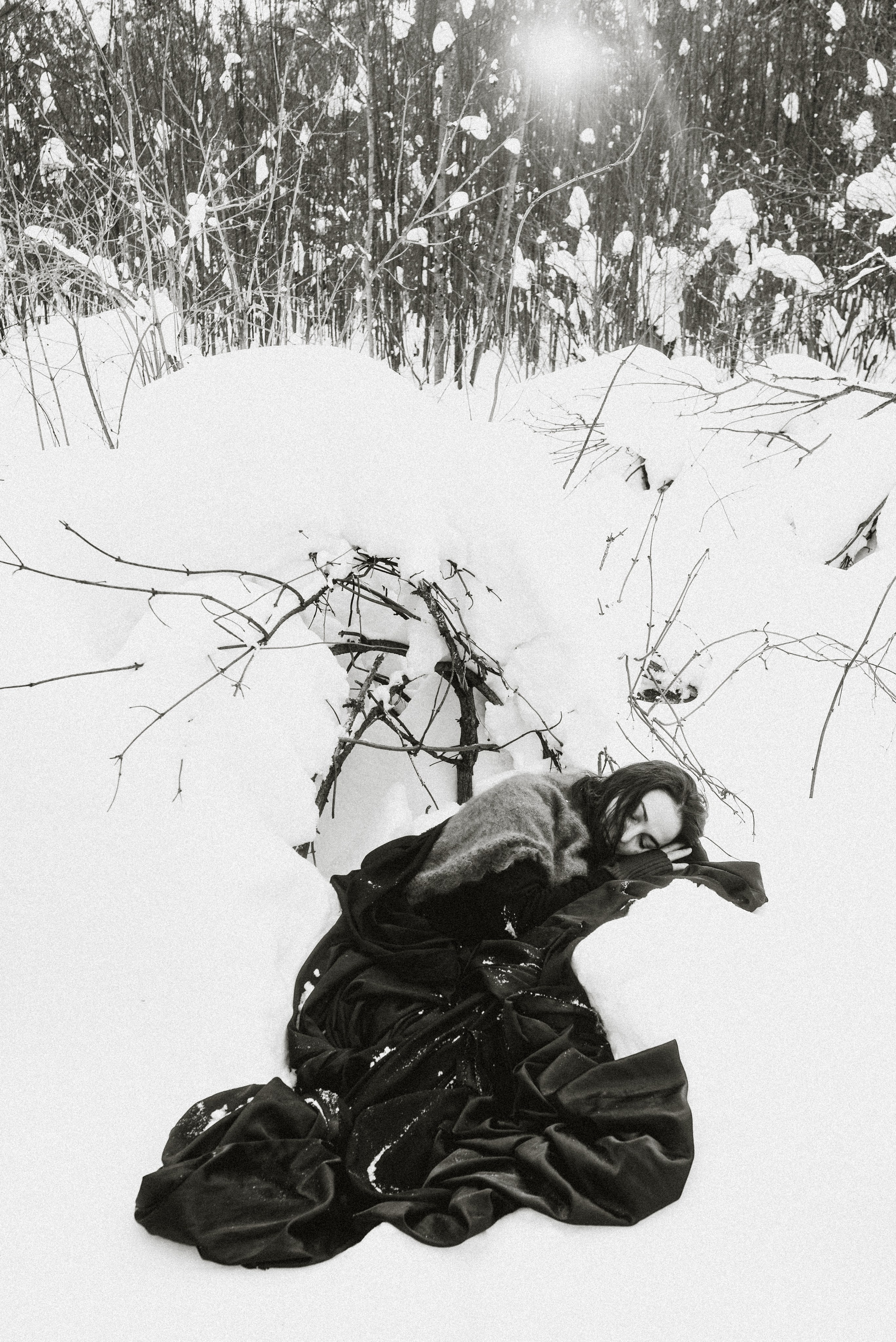 Женская психологическая съёмка в лесу. Фотоведьма Дарья Нечинская