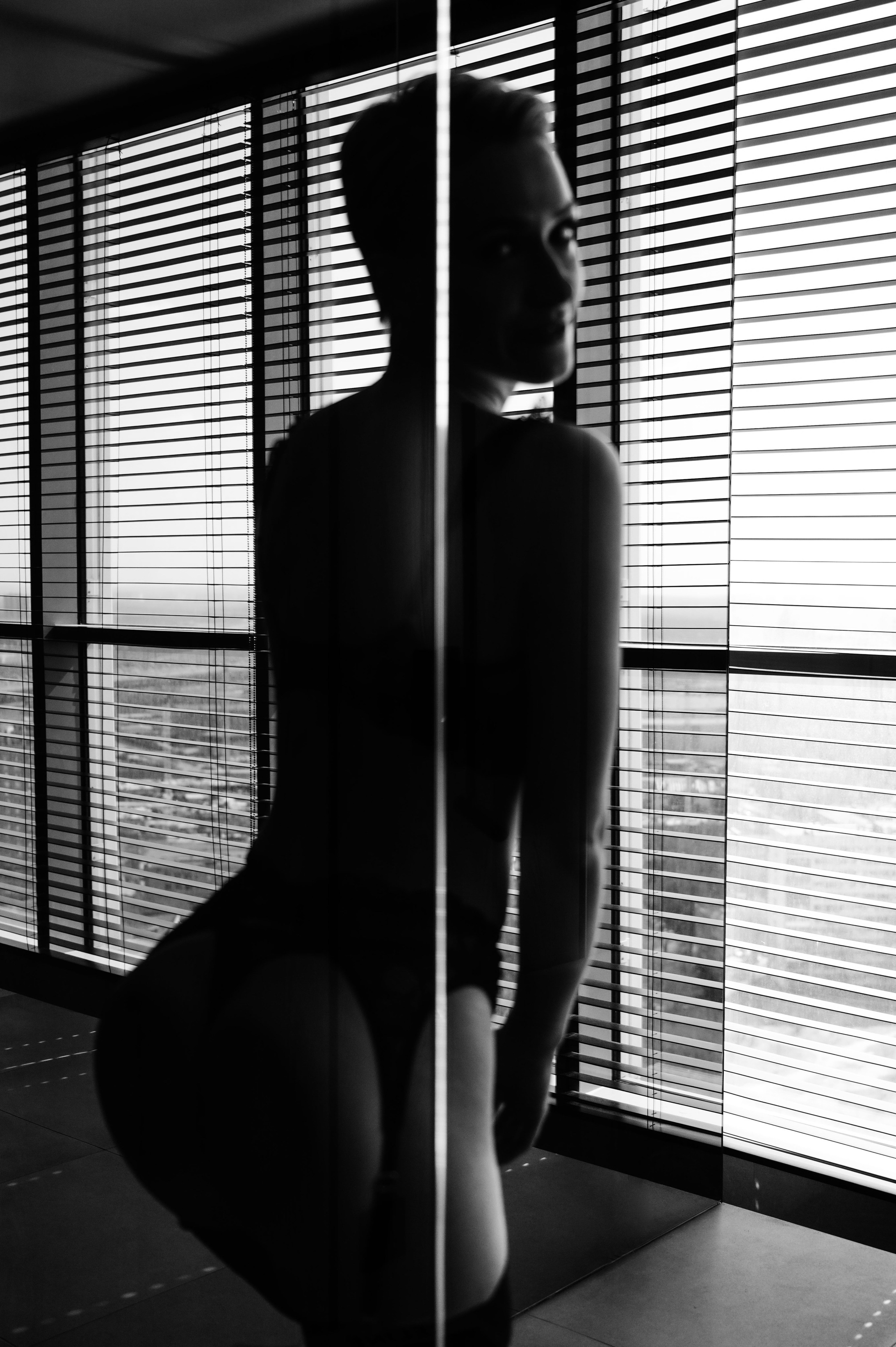 Алина. Профессиональный фотограф беременности в СПБ. Стильные фотосессии беременности в стиле минимализм и классическая фотография