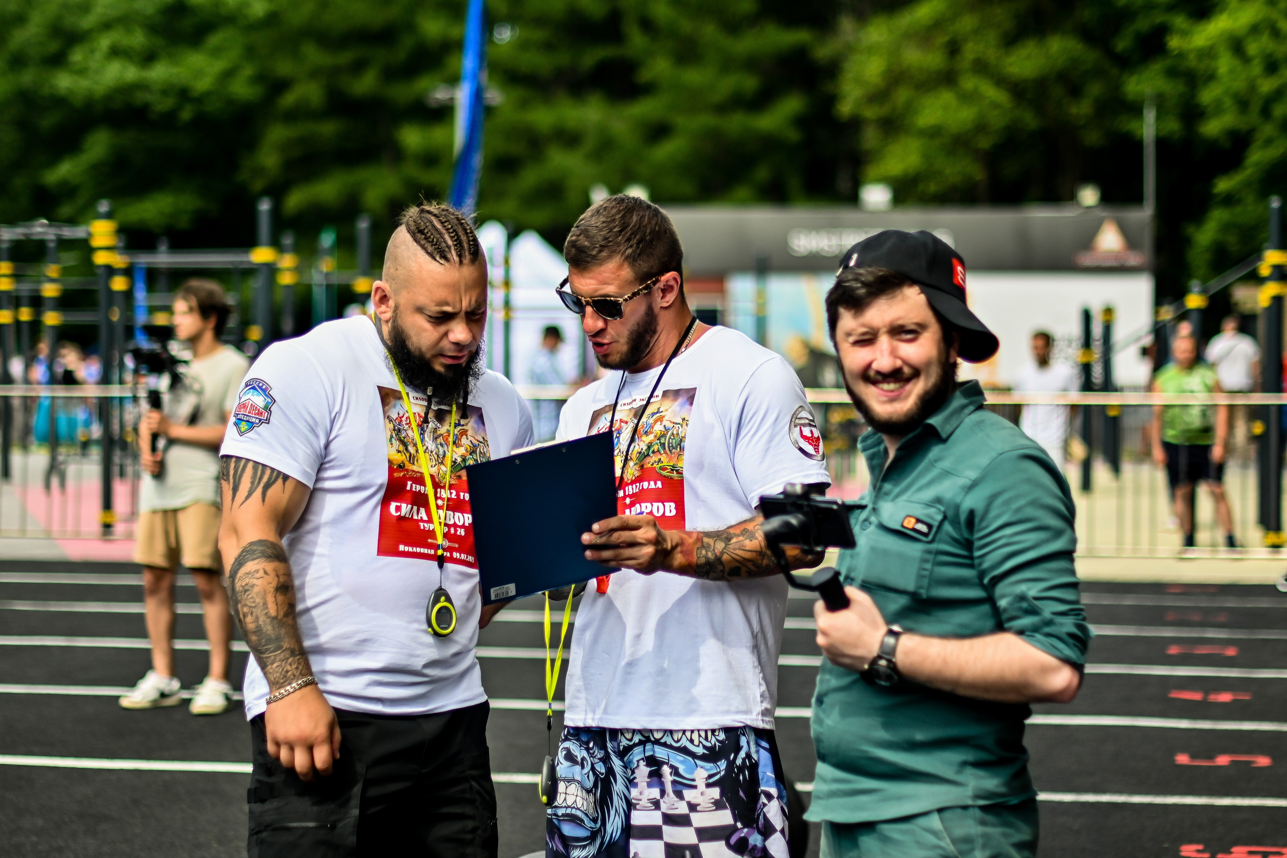 СТРОНГ. Фотограф для бизнесконтента, репортажей и семейного альбома в Москве