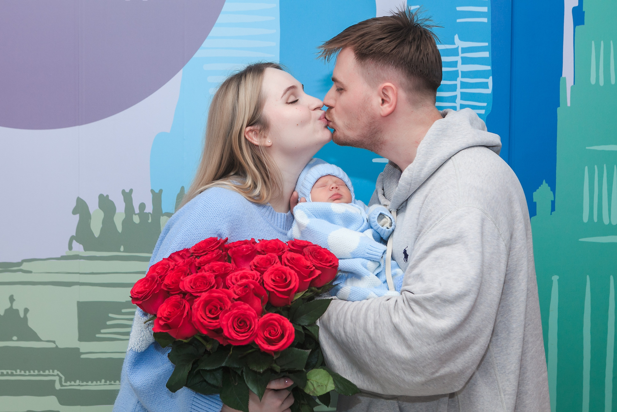 Съемка выписки из роддома 7 ГКБ Юдино Москва. Фотосъемка выписки из роддома в Москве, заказать фотографа на выписку ньюборн съемка в роддоме newborn фотограф в Юдино