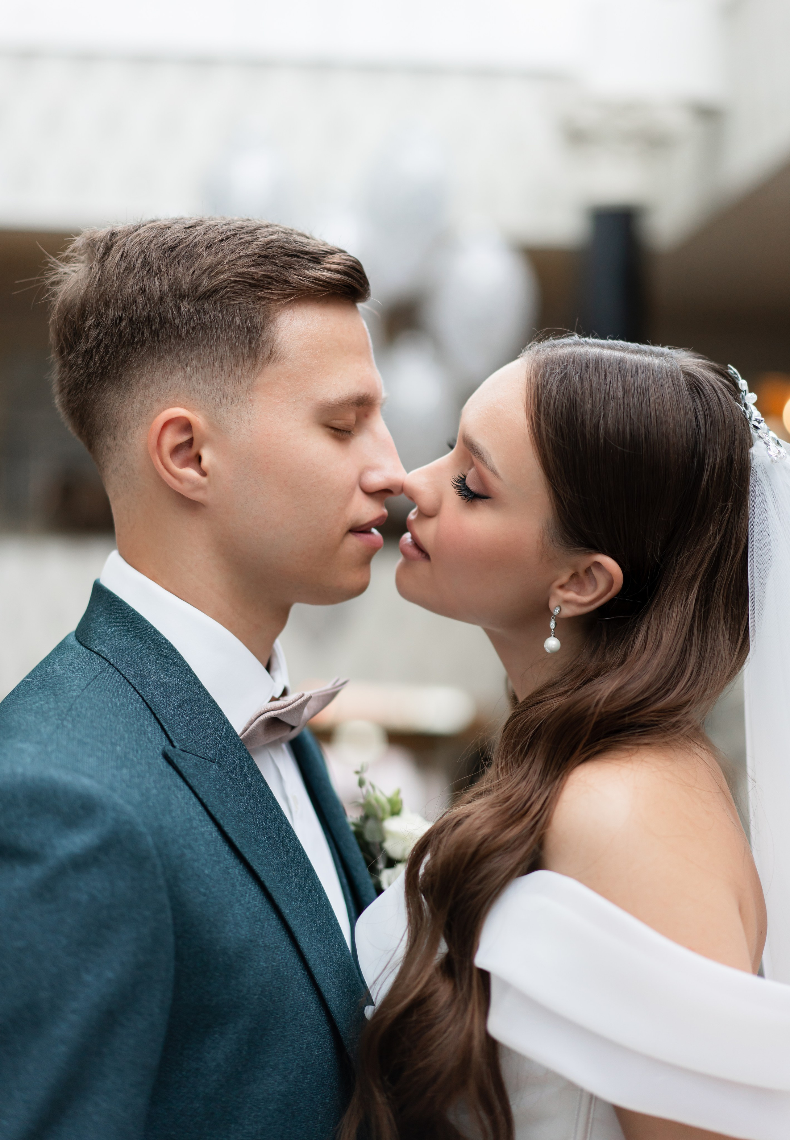 Свадебная фотосессия в Москве. Фотосъёмка в усадьбе Царицыно. Свадебный фотограф Вера Климова