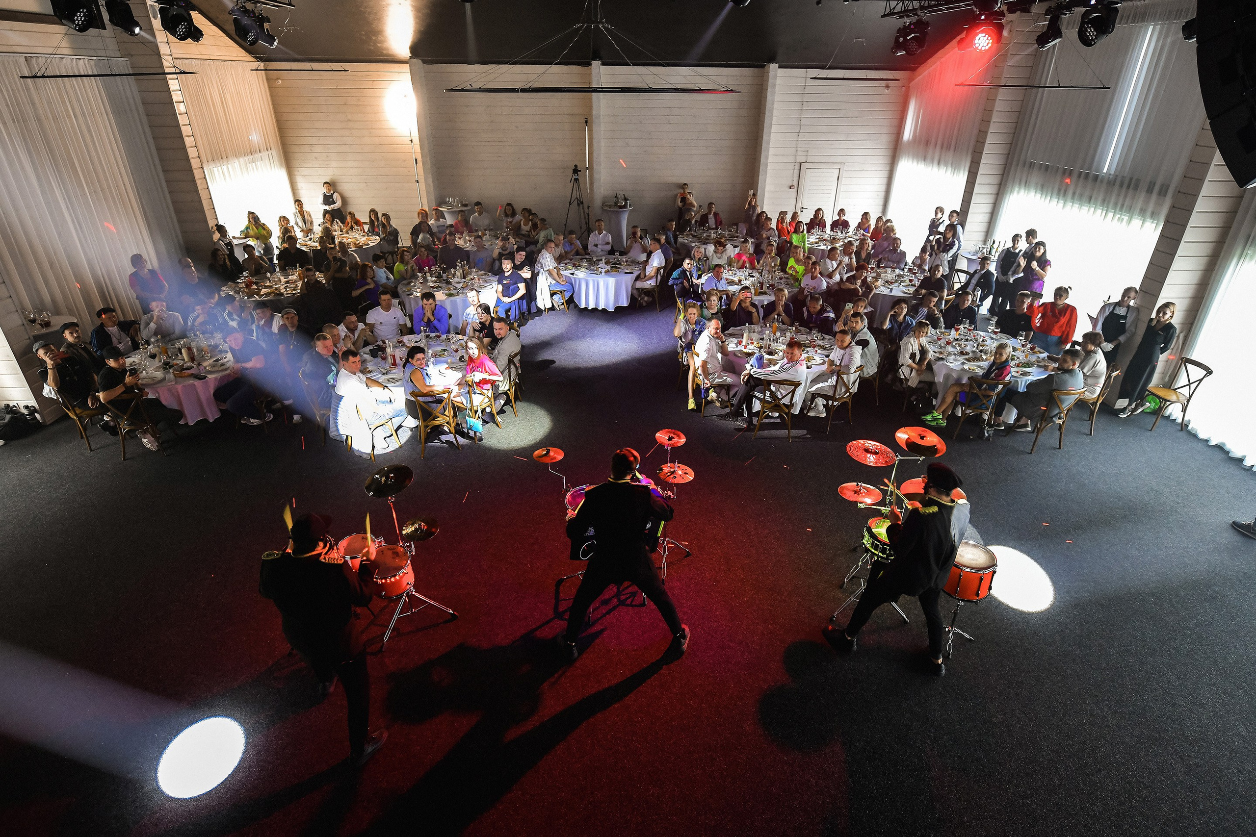 📸 Фоторепортажи с корпоративов и юбилеев в Красноярске | Примеры работ. 📸 Свадебный и семейный фотограф в Красноярске Тихомиров Евгений | 17 лет опыта | 800+ свадеб