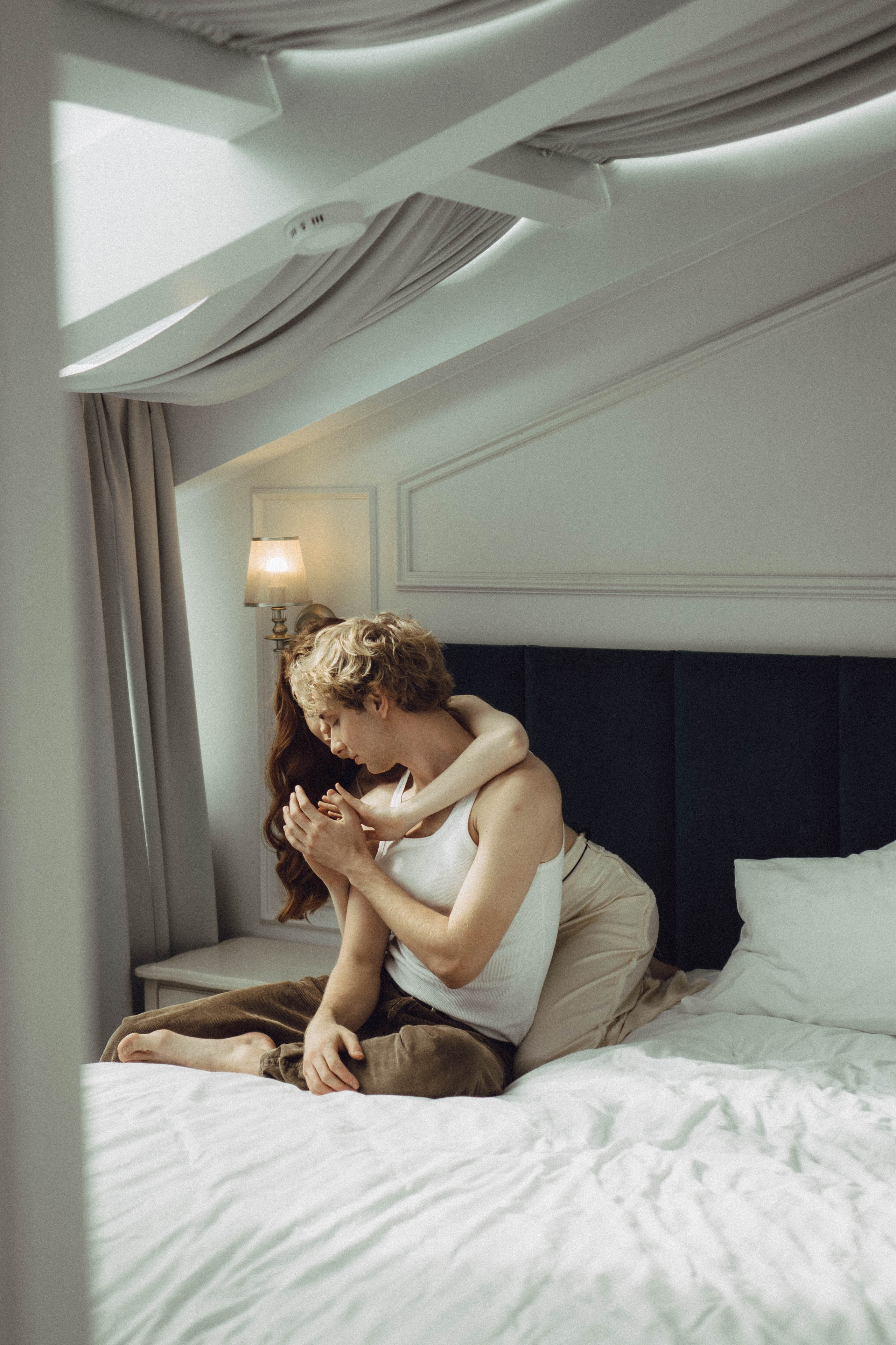 СВАДЕБНАЯ СЬЕМКА В ОТЕЛЕ. СБОРЫ ЖЕНИХА И НЕВЕСТЫ И ТАКЖЕ ТОР И ПОДГОТОВКА К ПРОГУЛКЕ. Профессиональный фотограф, Санкт-Петербург — Виктория Богомолова