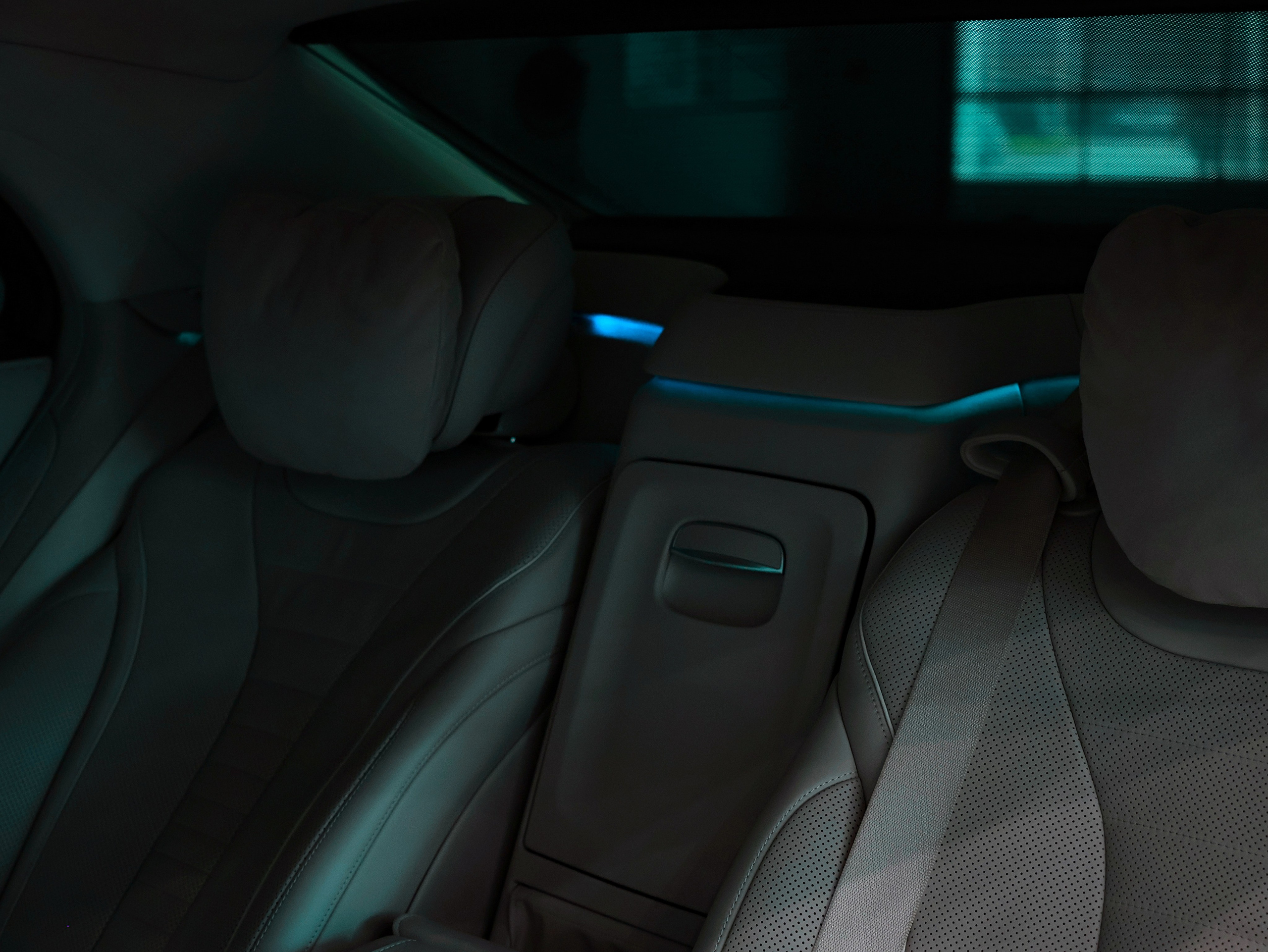 Mercedes-Benz S. Photo-nk