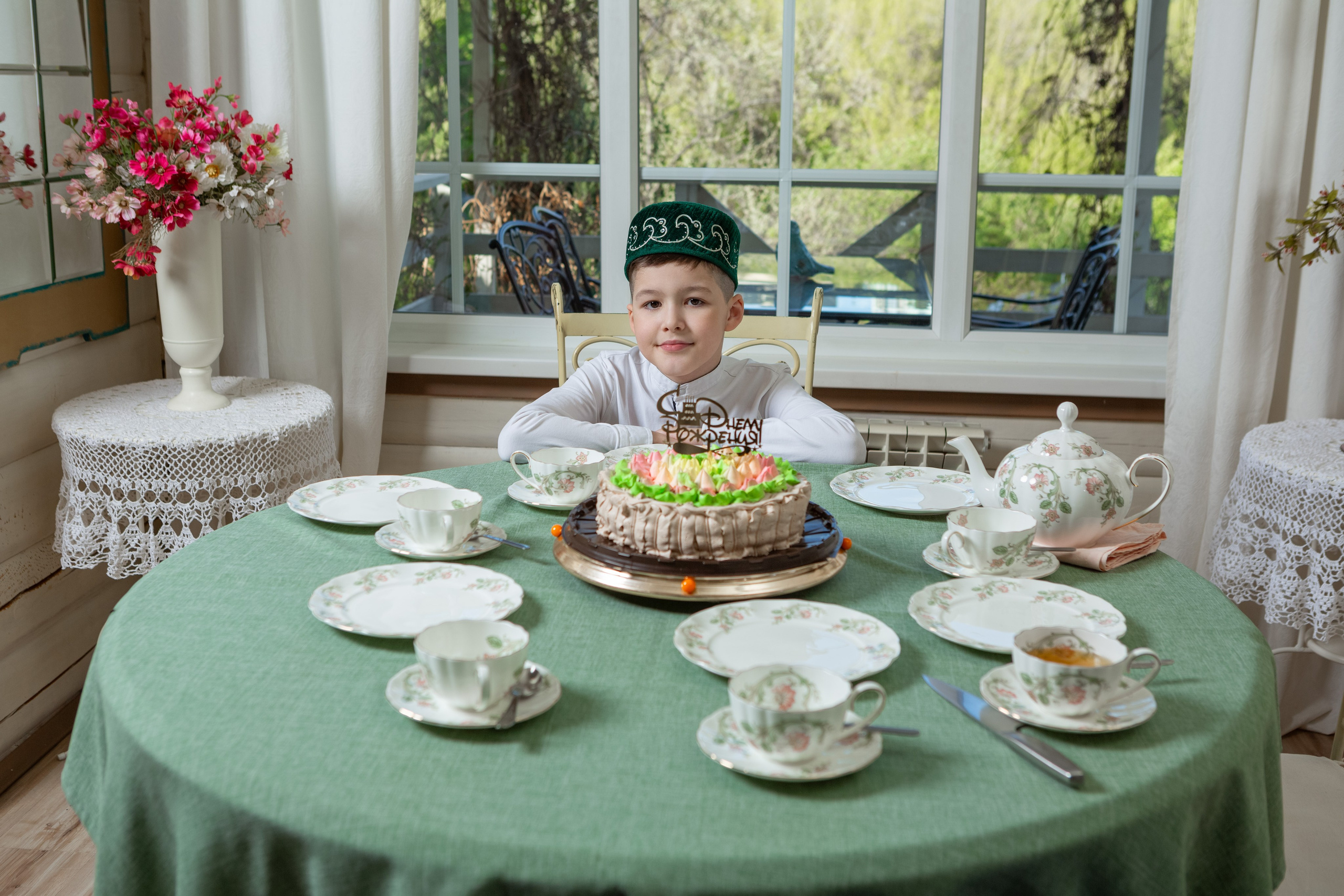 Семейная фотосессия в татарском и европейском стиле. Рекламный, предметный, репортажный, семейный фотограф и художник в Москве