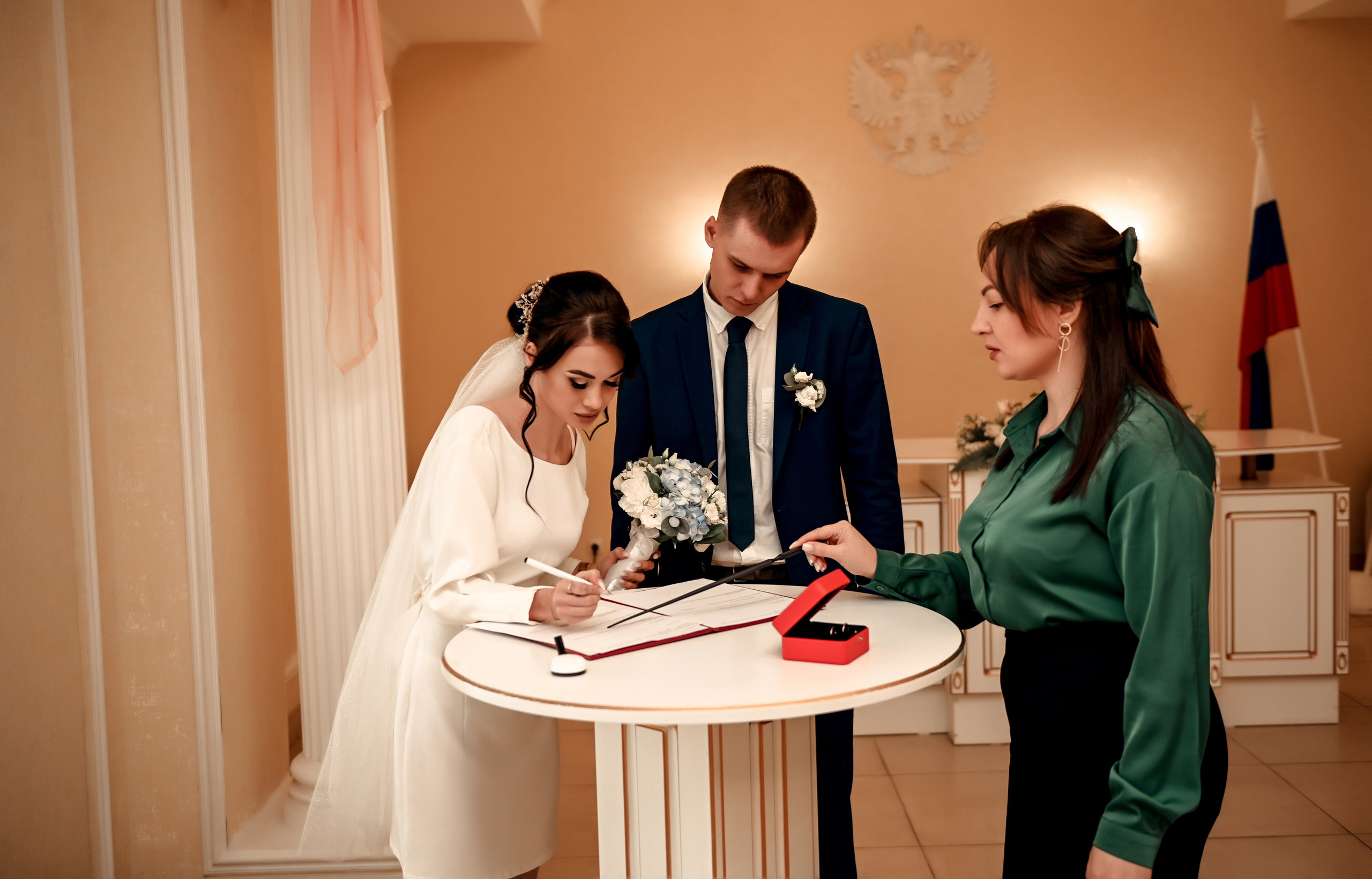 Небольшая часть фото со свадебной съемки Алексея и Даши. Свадебный, семейный, детский, контент фотограф в Омске Максим Ильин