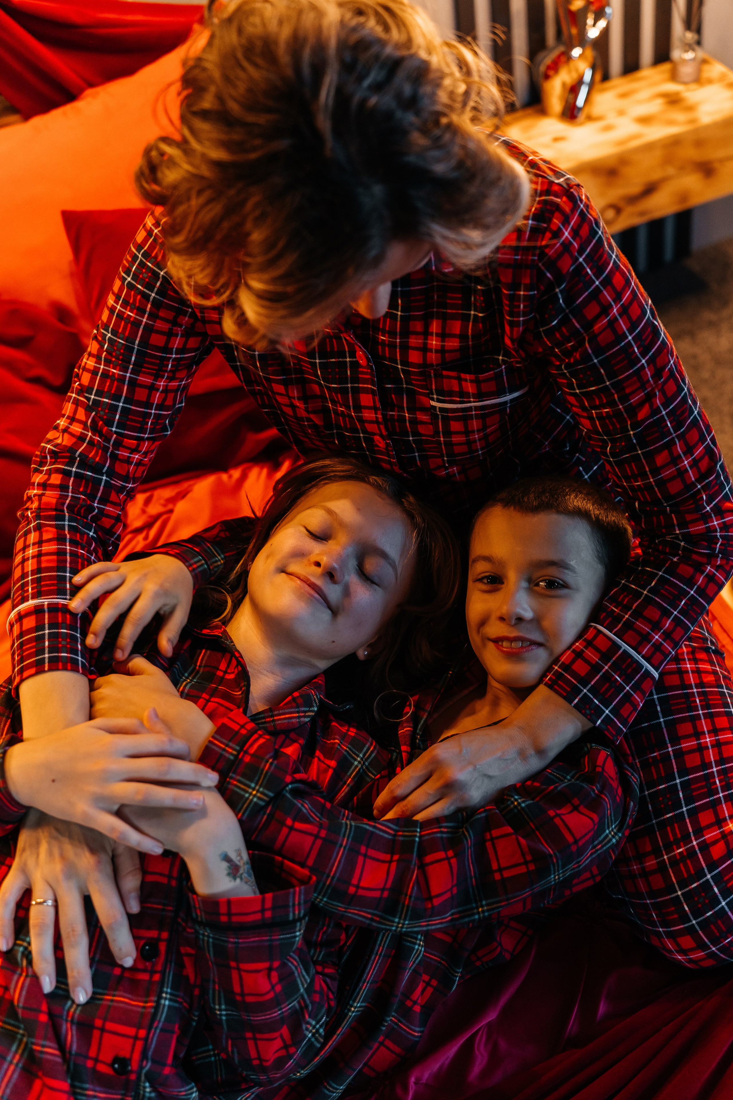 Ночь перед Рождеством. Для тех, кто не ждёт удачи, а создаёт её. Каждая фотосессия — это твой момент, твой стиль, твой успех. 📸