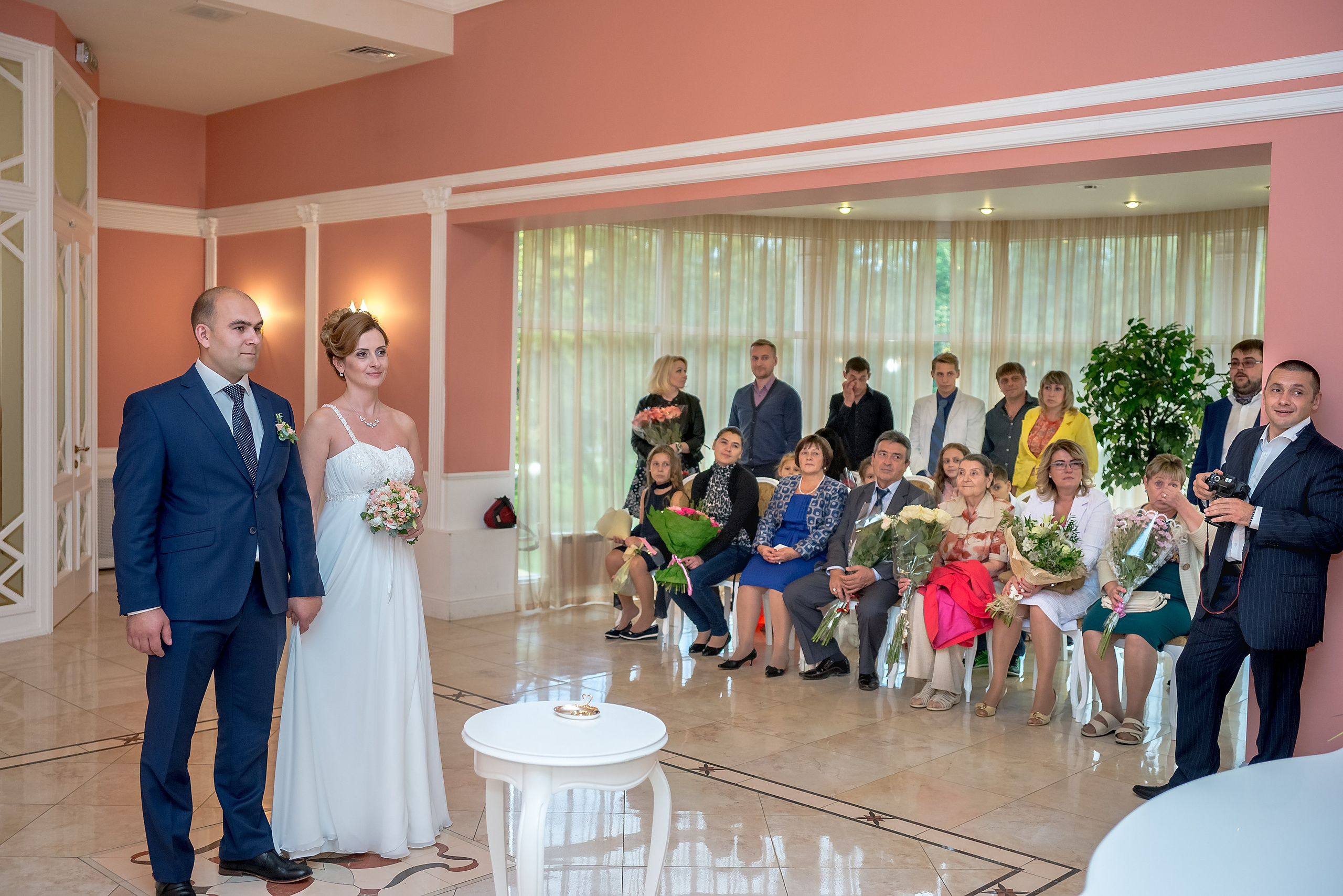 ЗАГС в Железнодорожном. Фотограф Владимир Артамонов