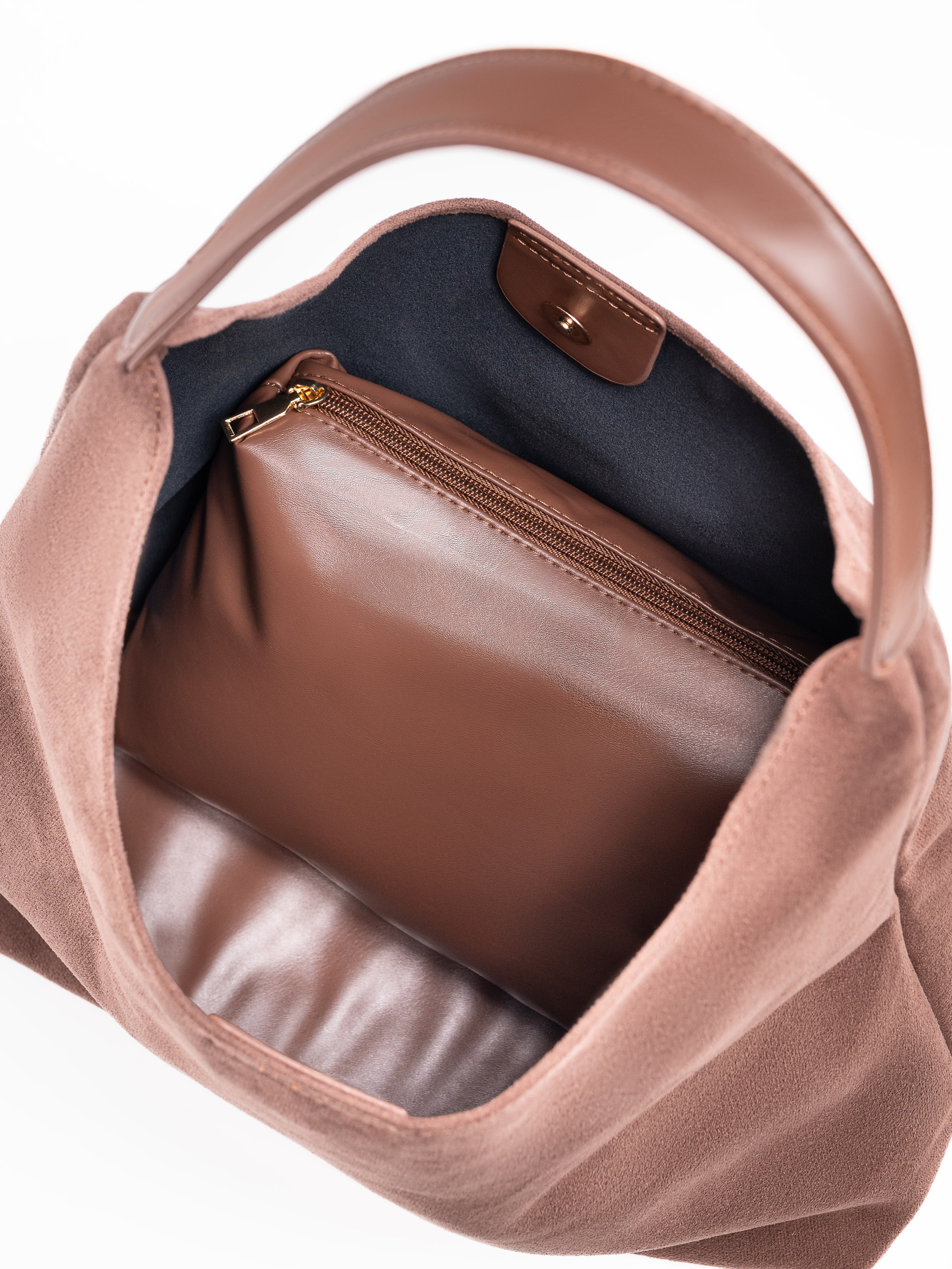 Q Шопперы замшевые предметка серия 3. Предметный фотограф, фото для маркетплейсов Пятигорск, КМВ