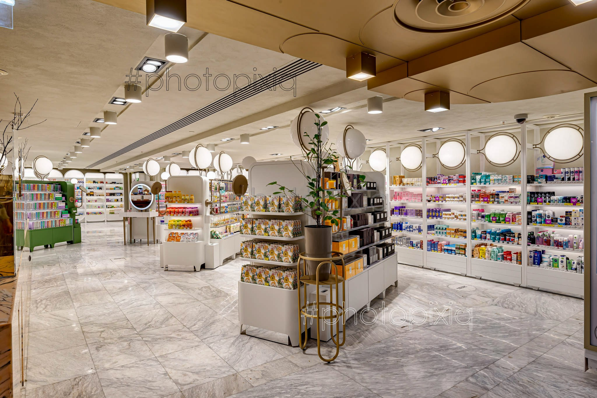 Интерьерная съёмка магазина парфюмерии и косметики Рив Гош. Интерьерная съёмка и виртуальные туры — Интерьерный фотограф Кузнецов Сергей (photopixiq)