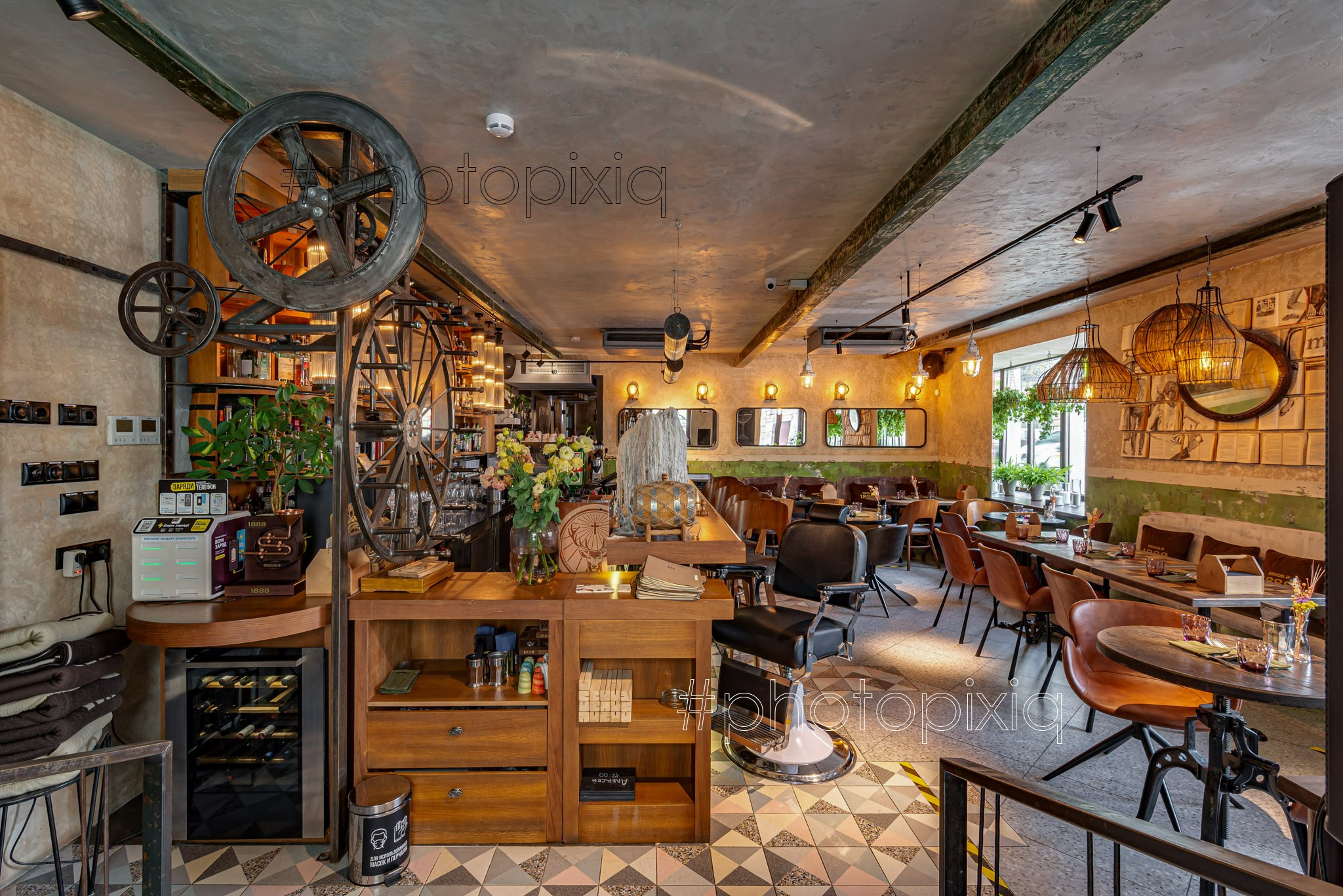 Интерьерная съёмка бара Masters & Margaritas на Маяковской. Интерьерная съёмка и виртуальные туры — Интерьерный фотограф Кузнецов Сергей (photopixiq)