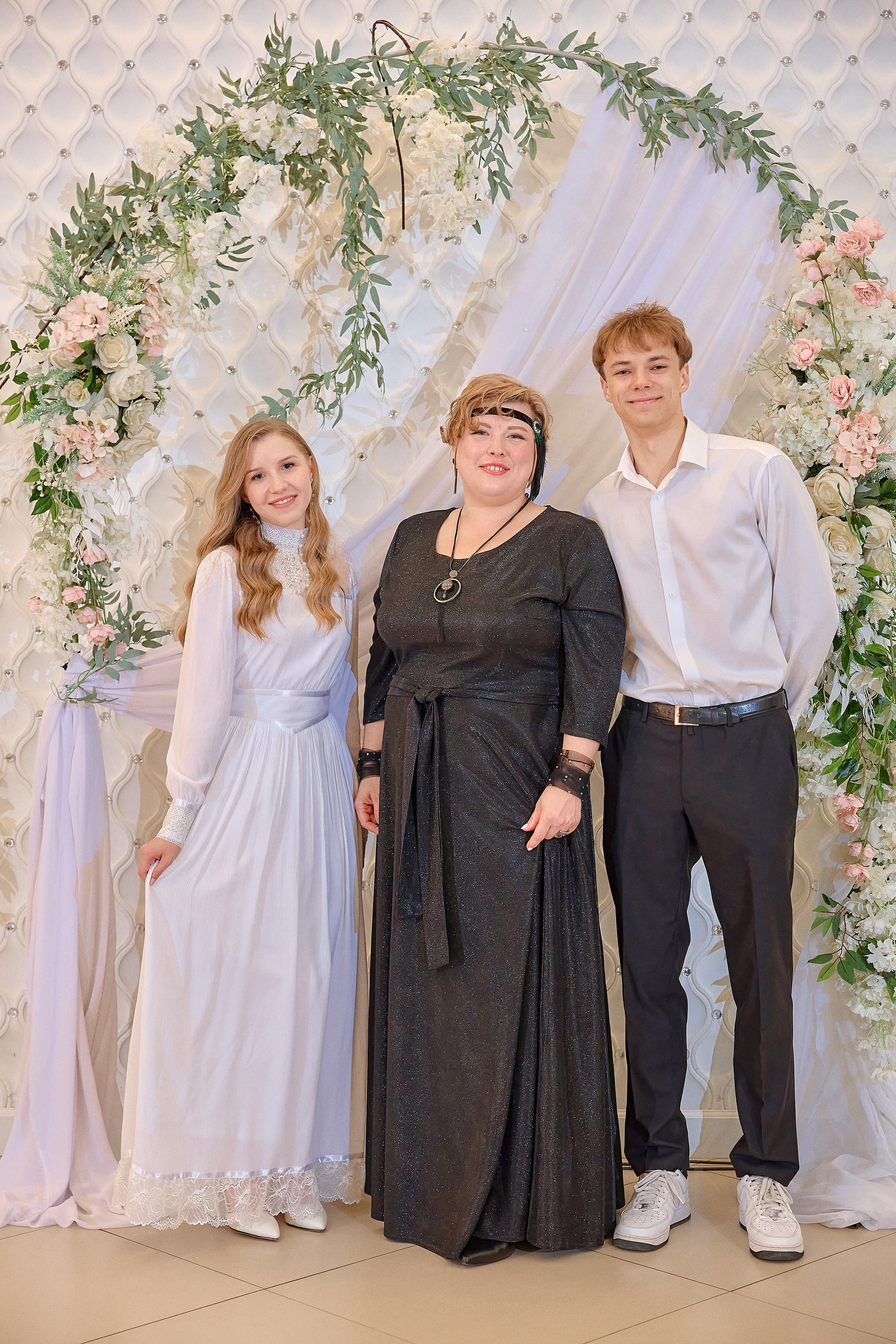 Портфолио репортажной фотосъёмки: Выпускной в ресторане «Император». Фотограф Яковлев Роман — Красноярск