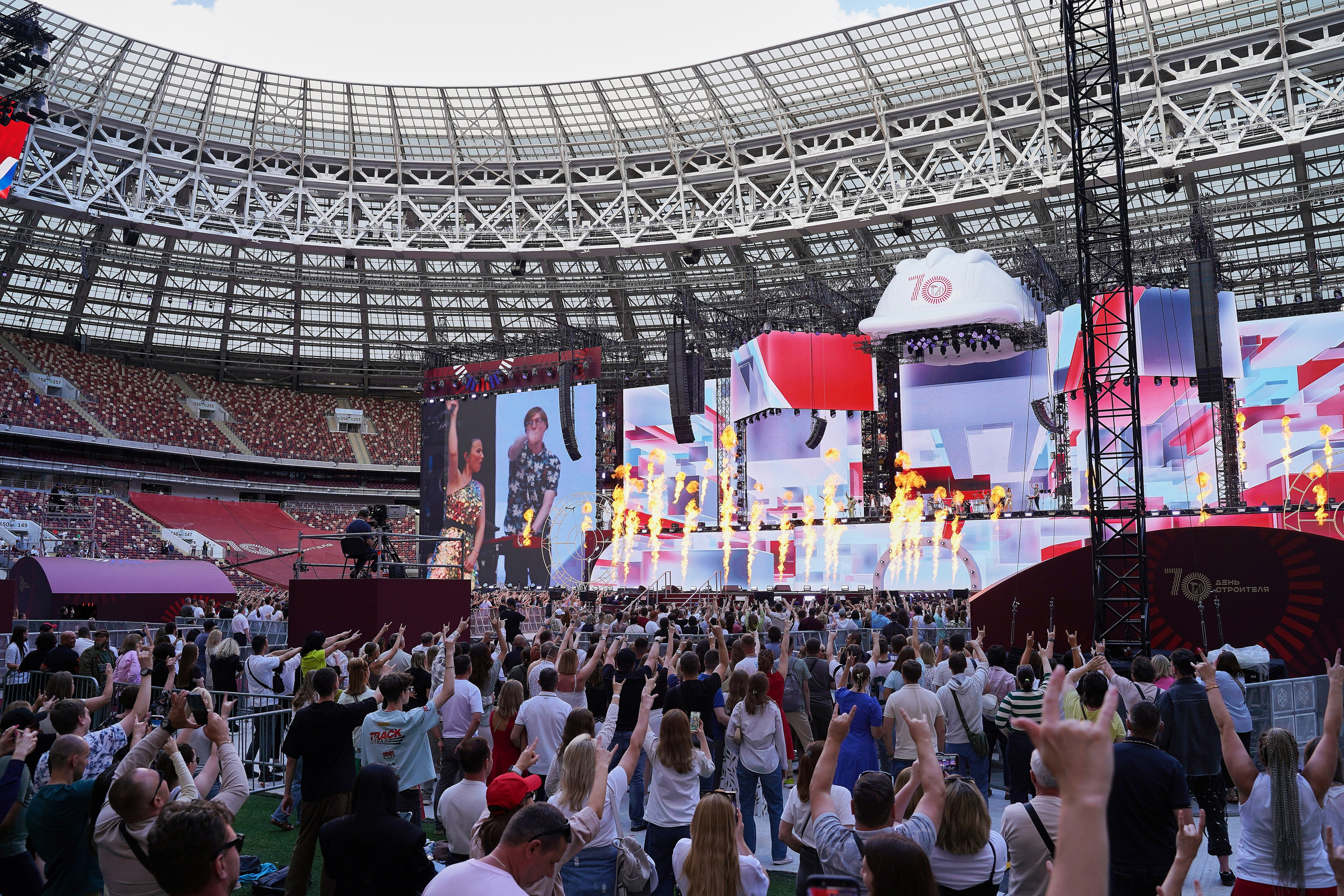 Лужники День Строителя. Фотограф