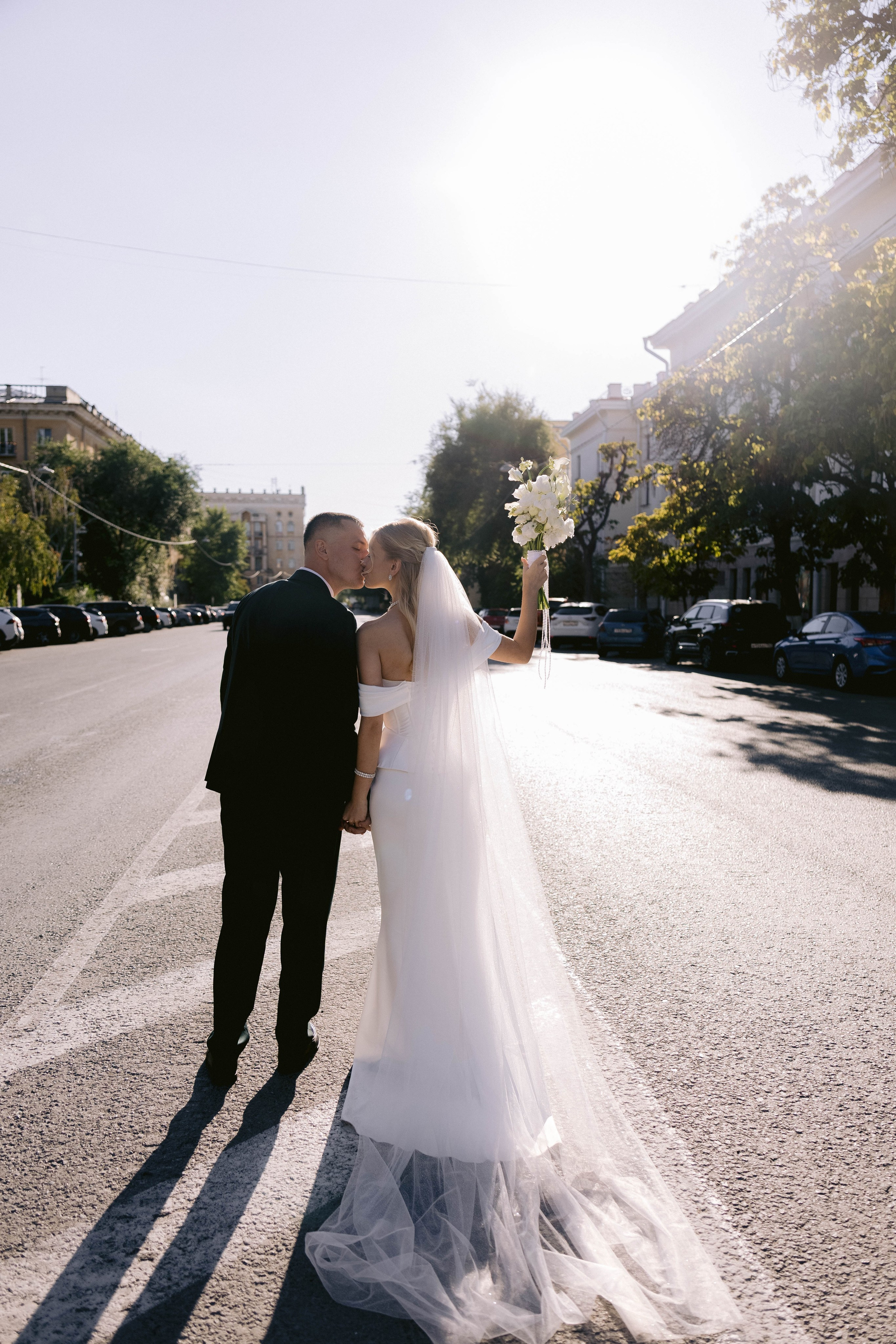 Ангелина, Ефим (прогулка после ЗАГСа). Фотограф в Волгограде Кристина Прохоренко