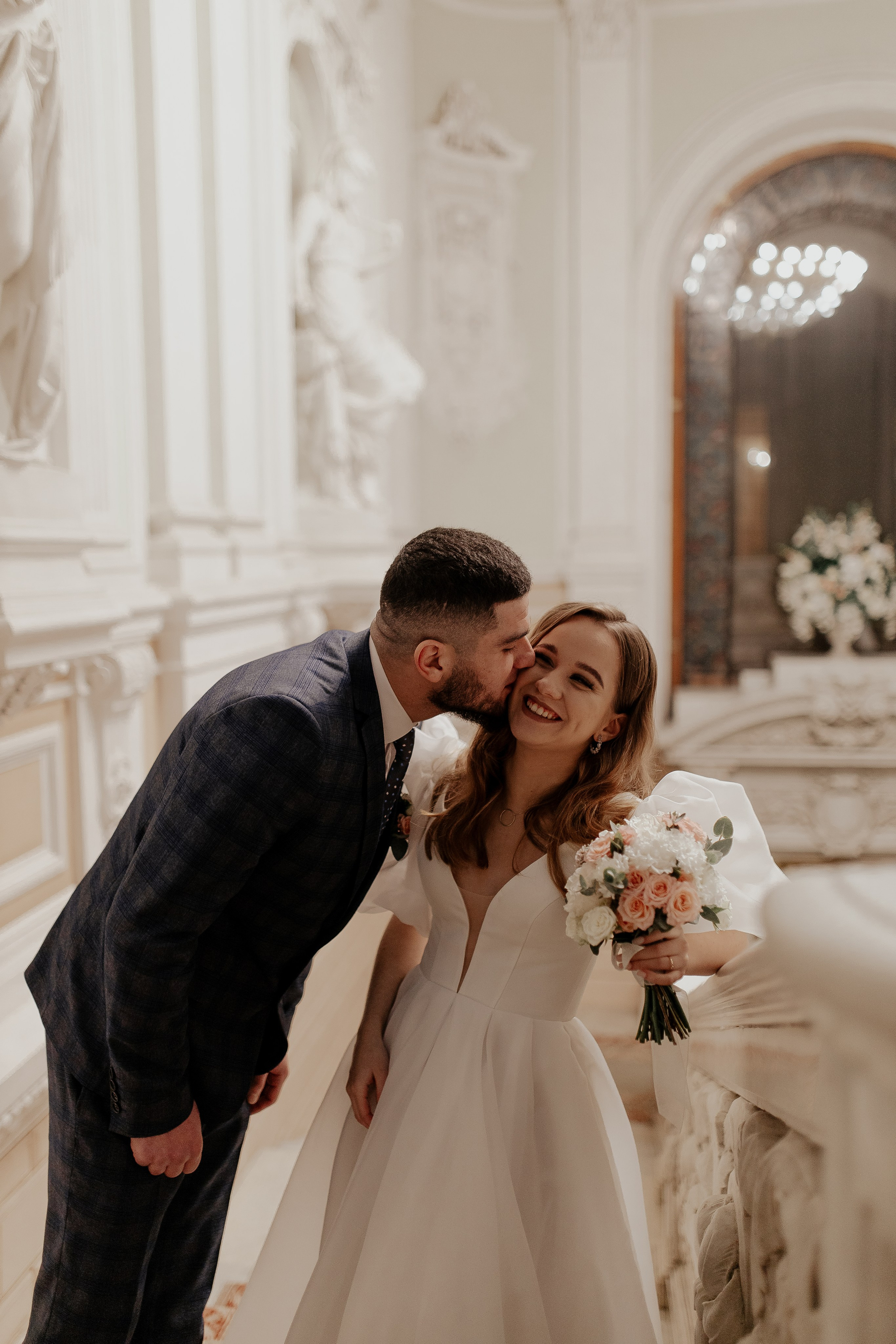 Свадьба в первом дворце бракосочетания Петербурга. Фотограф в Санкт-Петербурге Лиза Семченкова