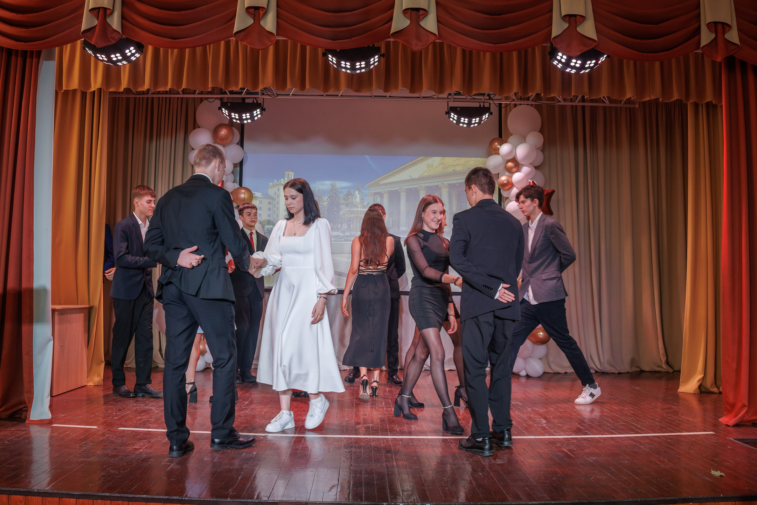 Вручение аттестатов. Свадебный и семейный фотограф в Новосибирске Ирина Дорошкова