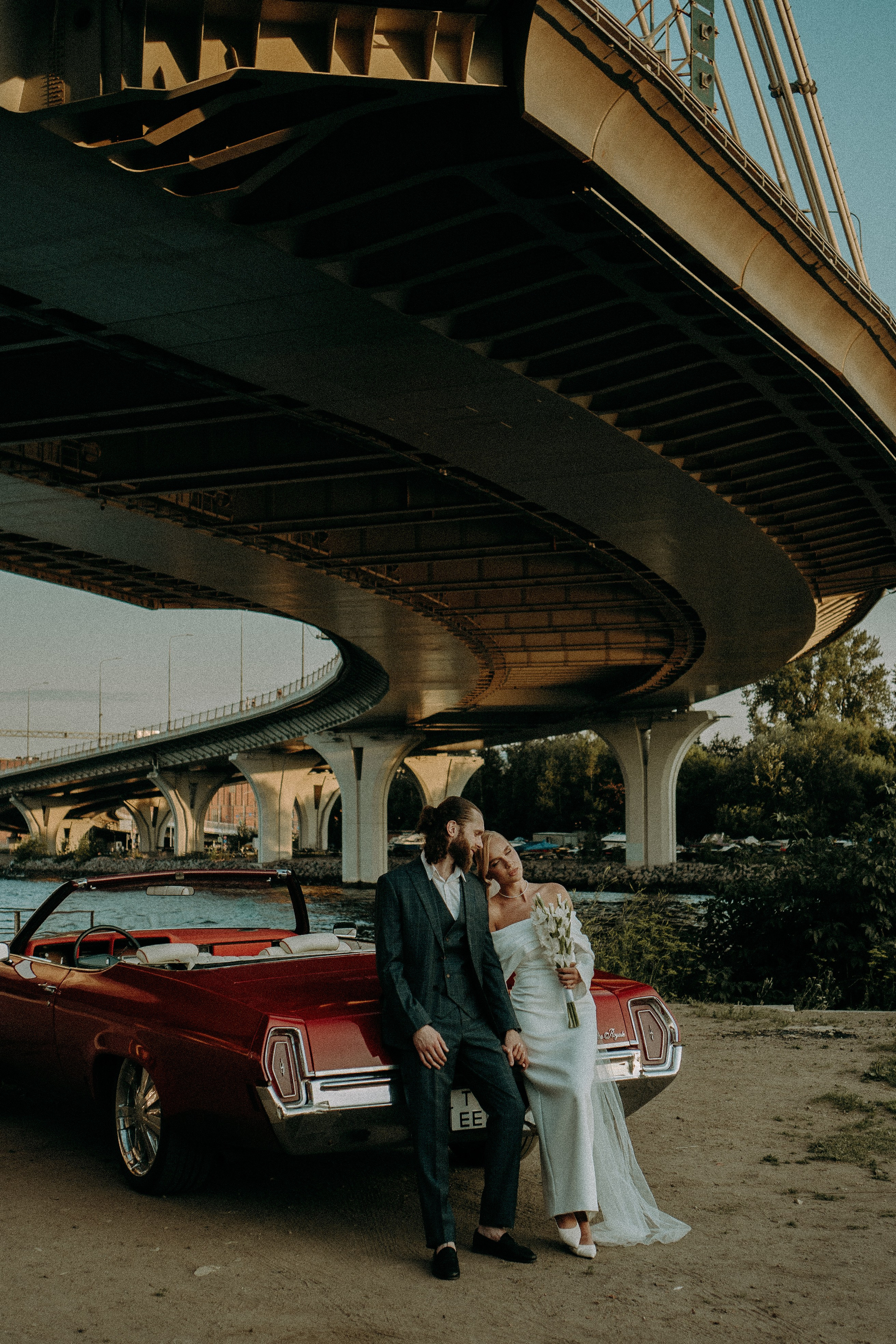 СВАДЕБНАЯ СЬЕМКА ВОЗЛЕ МСОТА БЕТАНКУРА НА КАБРИОЛЕТЕ. Профессиональный фотограф, Санкт-Петербург — Виктория Богомолова