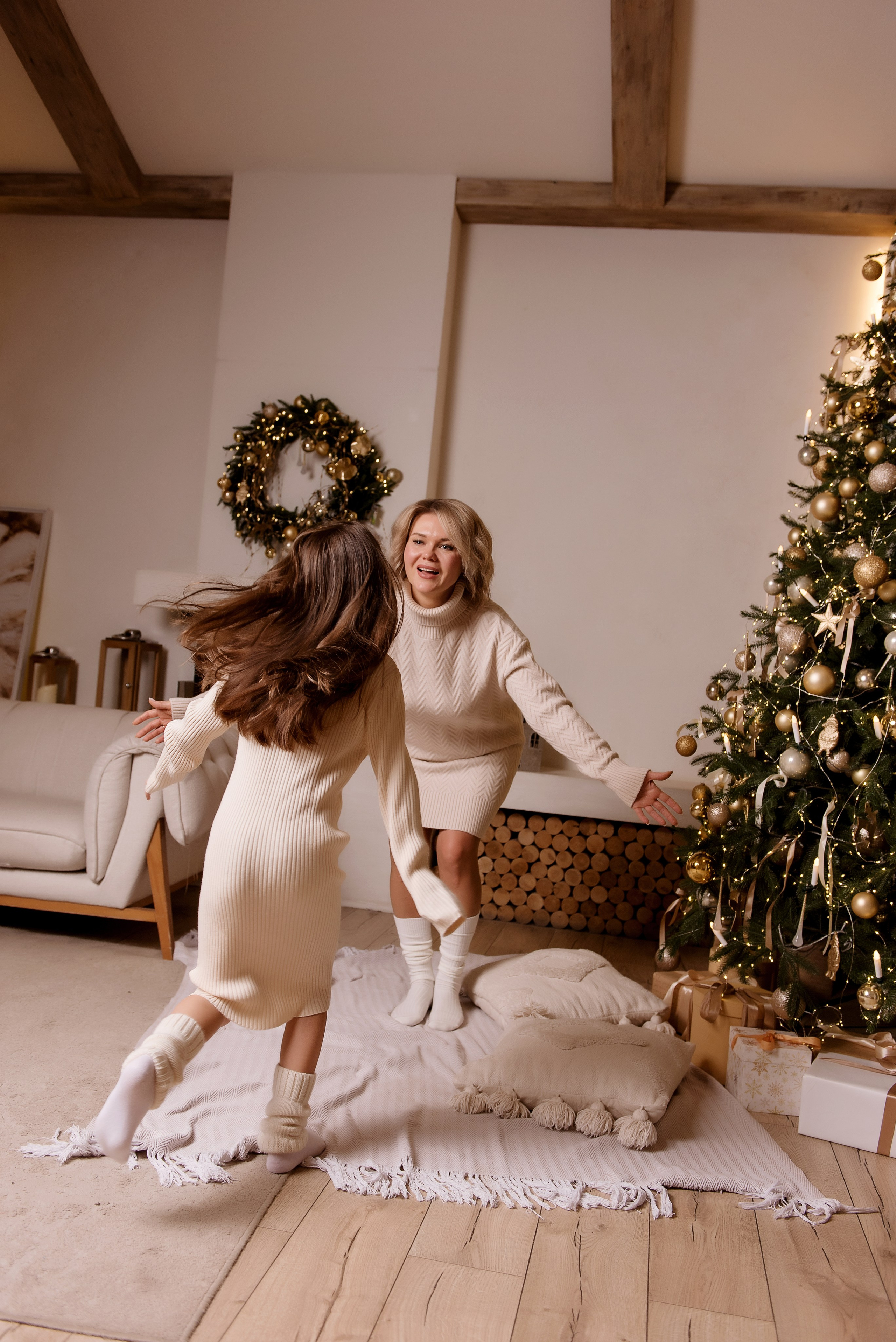 Олеся и Вика Новогодняя фотосессия в Москва. Детский фотограф в Долгопрудном и Москве