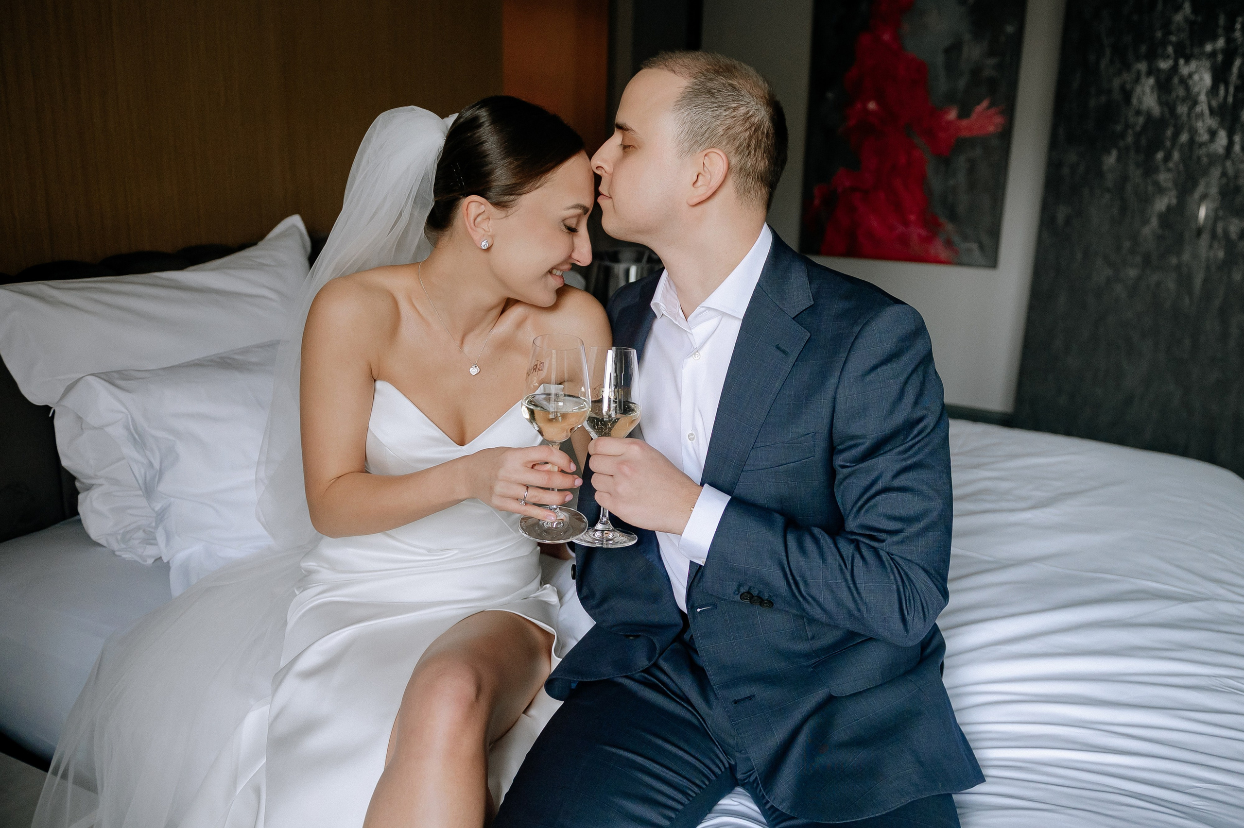 Свадебные сборы и фотосессия в отеле Hartwell Hotel. Свадебный фотограф Москва — Сергей и Татьяна