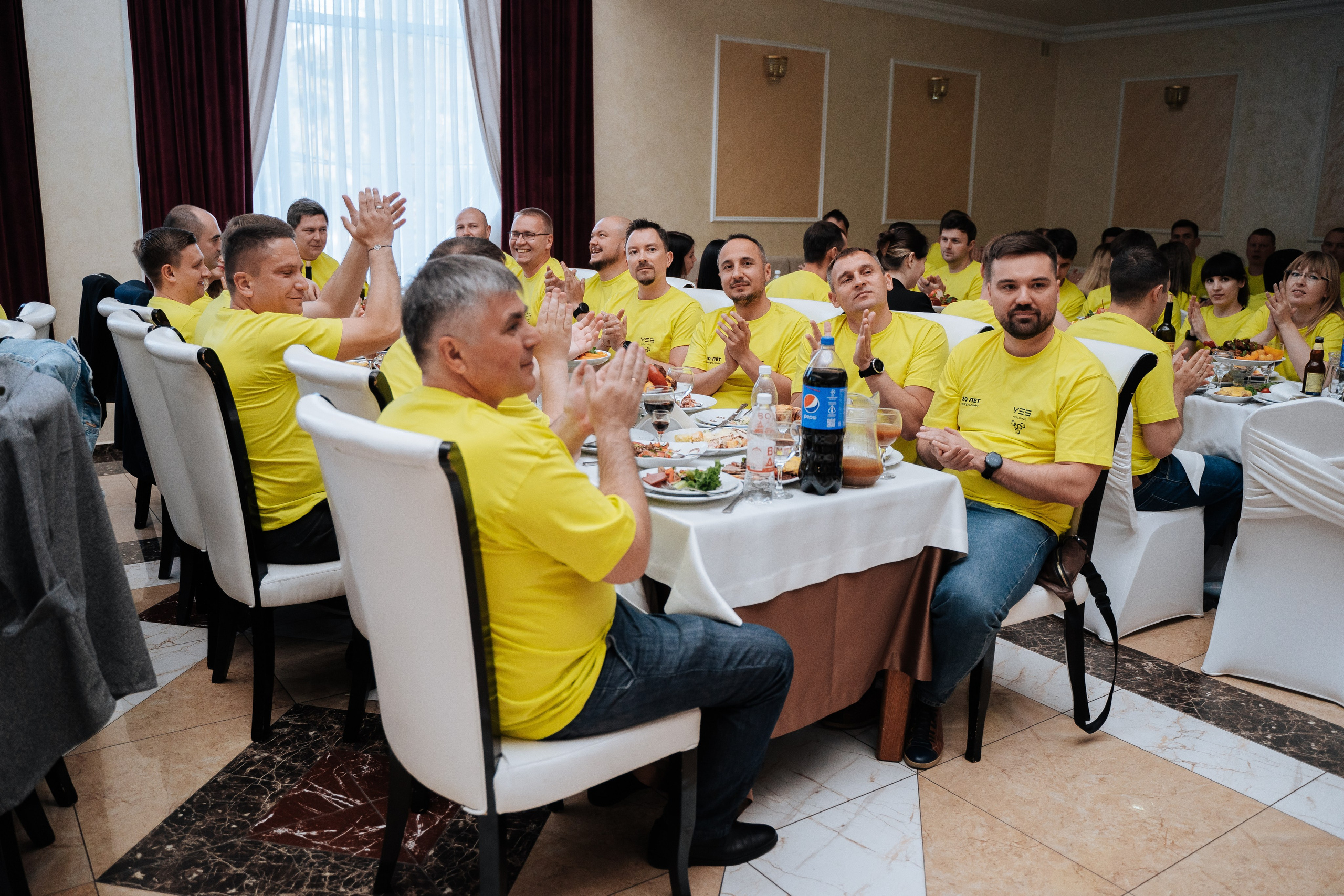 Yes Holding. Свадебный фотограф в Симферополе