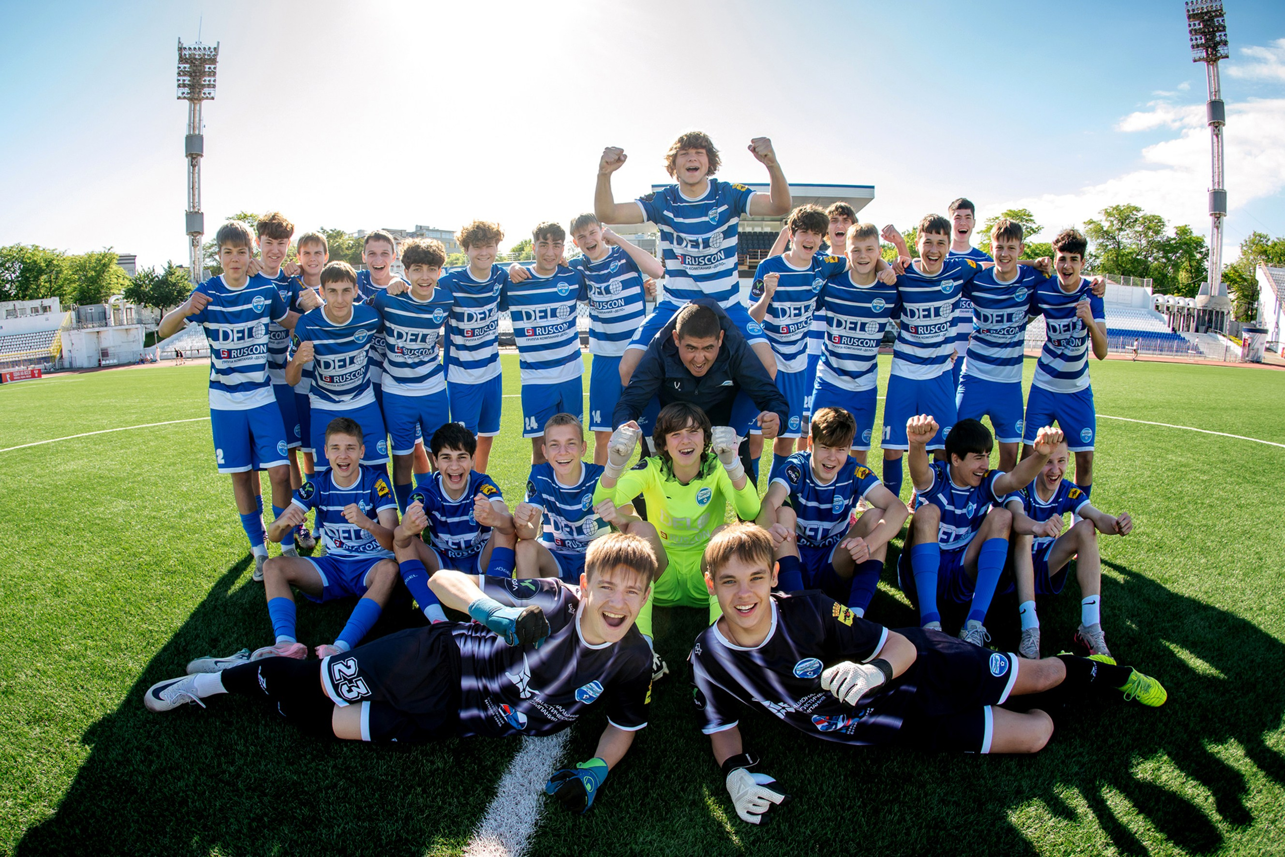 Выпускные альбомы, школьные фотосессии в городе Новороссийске