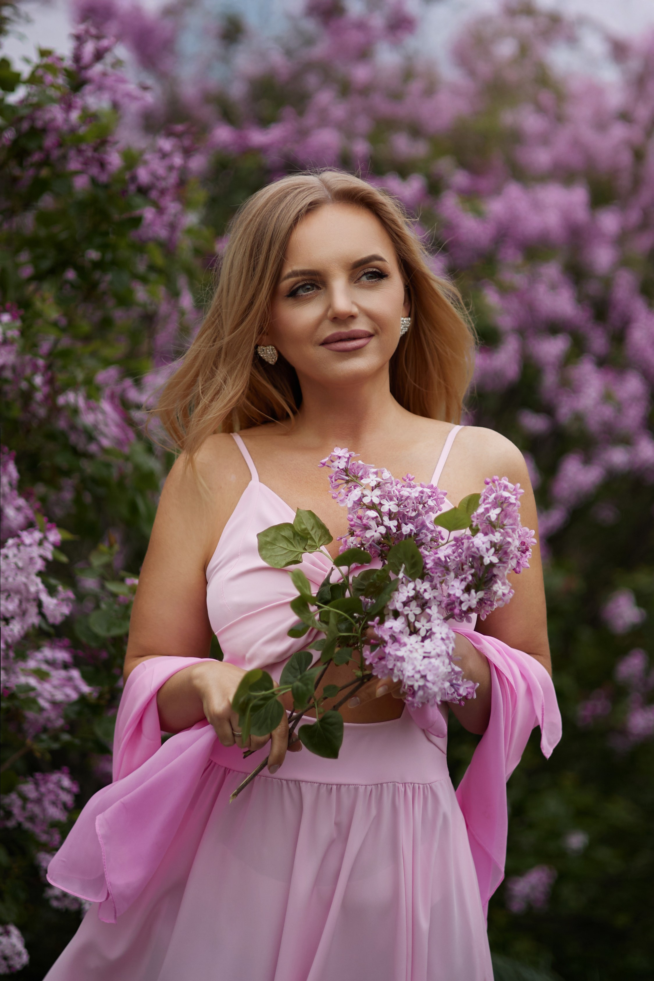 Ольга и сирень. Фотограф женского портрета, беременности и материнства Харькова Елена