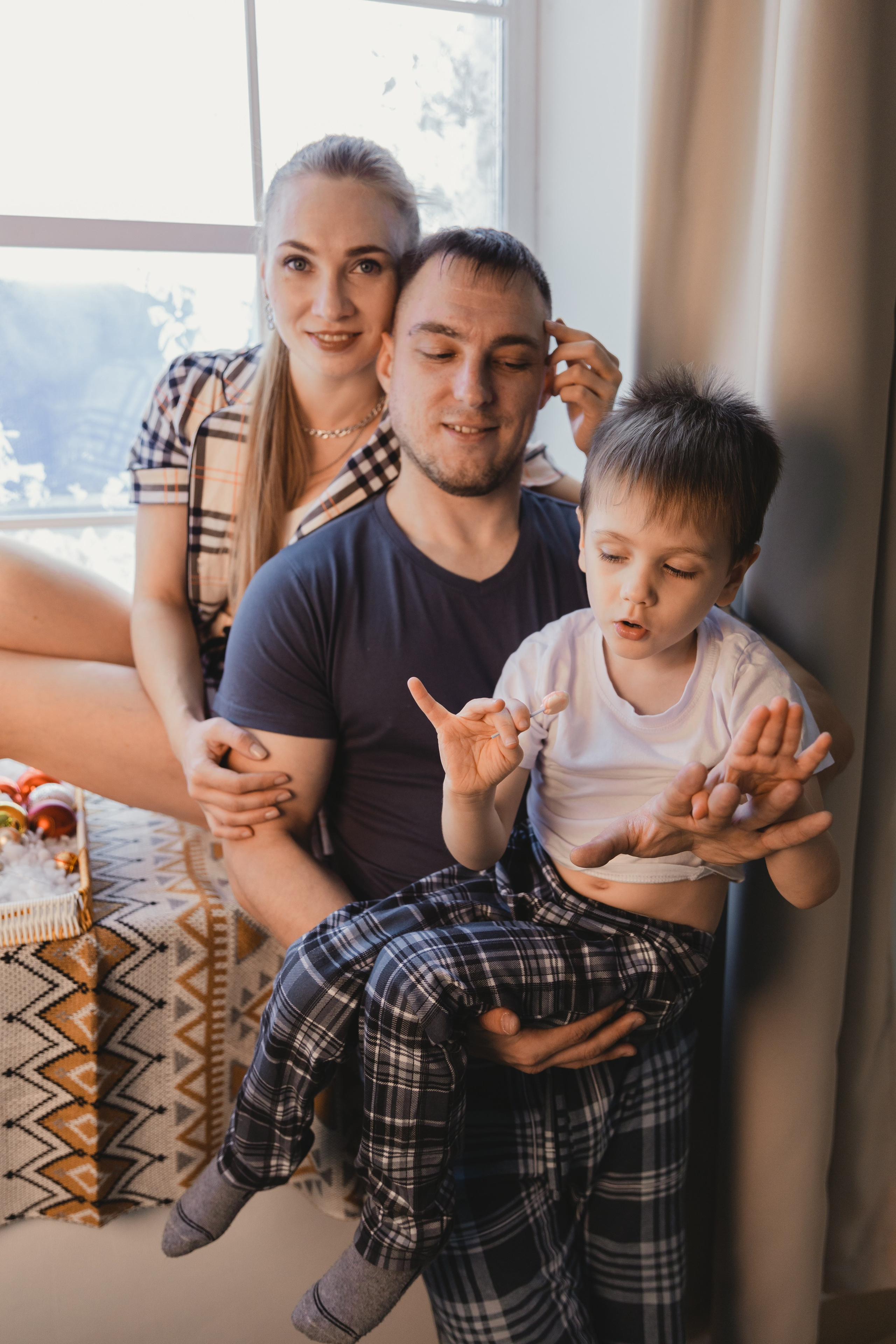 Оля, Дима и Дёма. Предновогодняя история. Фотограф во Владивостоке. Юрганова Анна