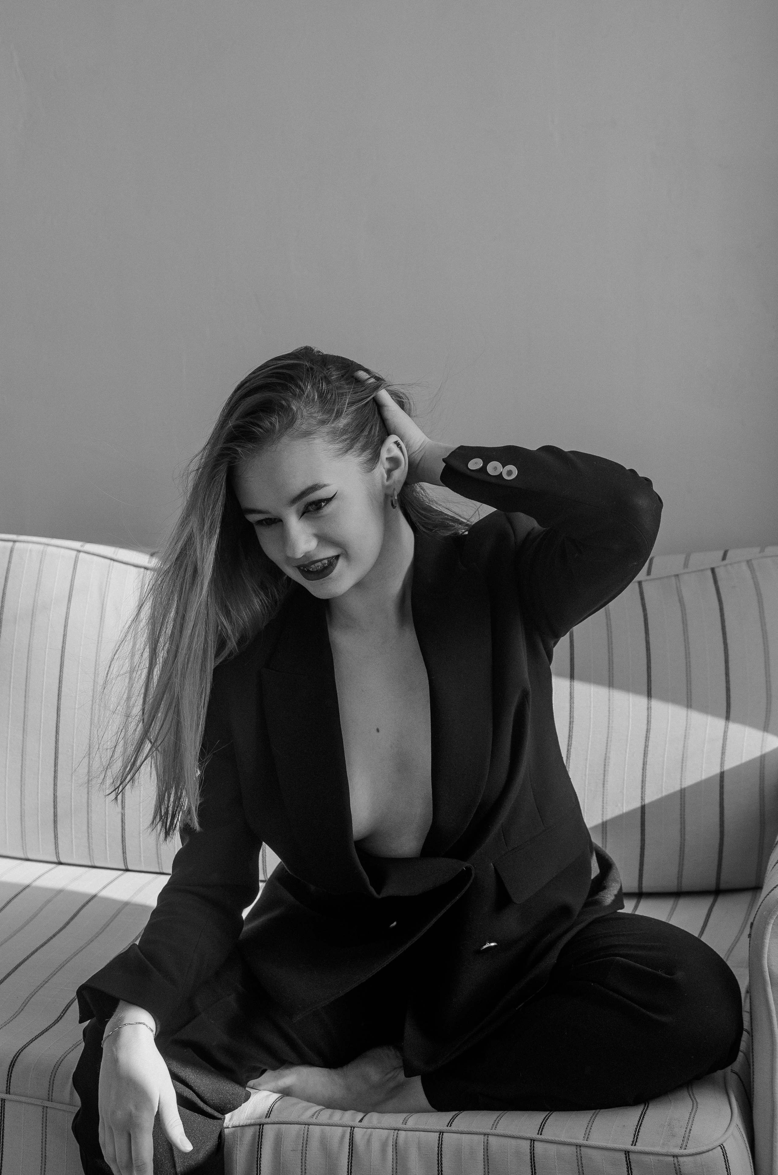 Женская фотосессия в стиле минимализм. Денисова Аля — фотограф для парных съемок и индивидуальных историй в Барнауле