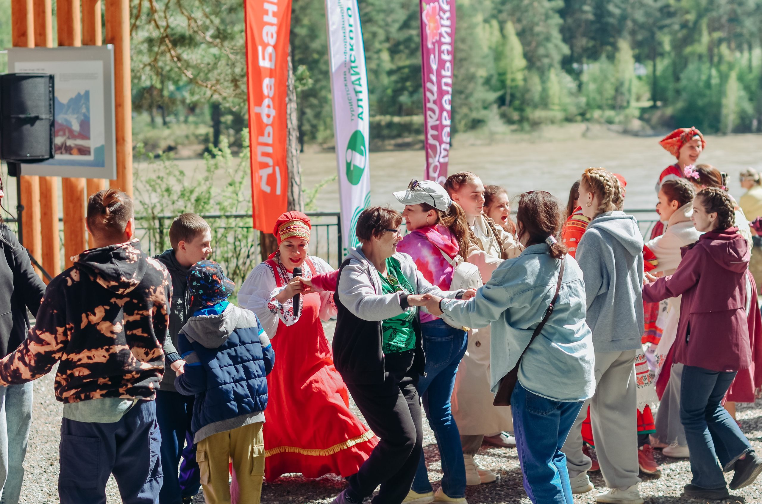 Фестиваль «Цветение Маральника на Алтае 2025». Фоторепортаж. Денисова Аля — фотограф для парных съемок и индивидуальных историй в Барнауле