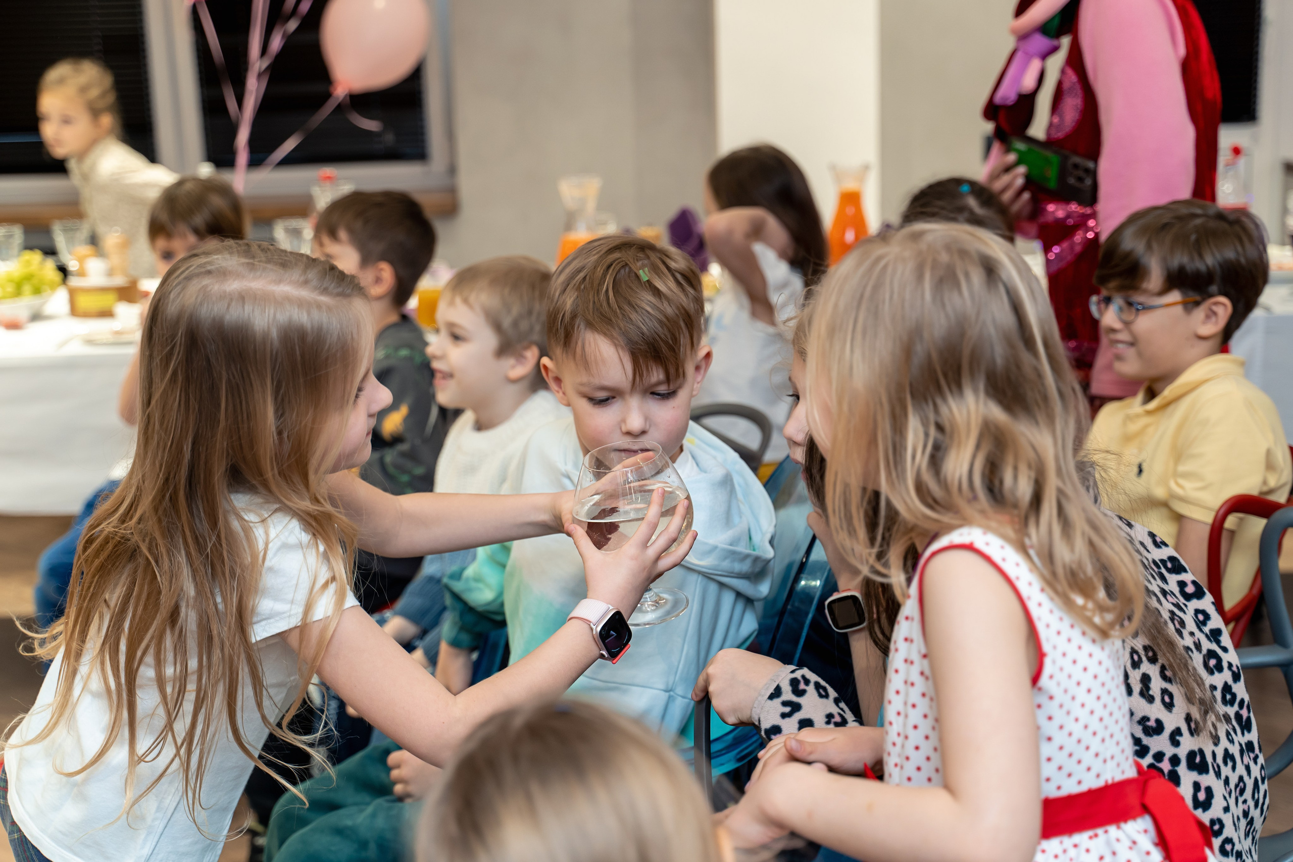 Фотограф на детский день рождения Москва. Фотограф \ Видеограф на Крещение, Венчание Москва| Семейные съемки