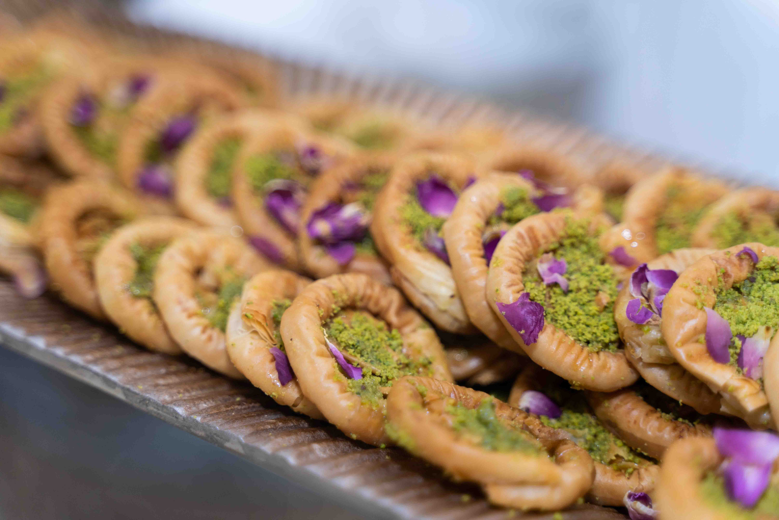 Арабская скромная помолвка дома (приватность на женские лица). Фотограф и видеограф в Москве и Абу Даби Мария Кулагина