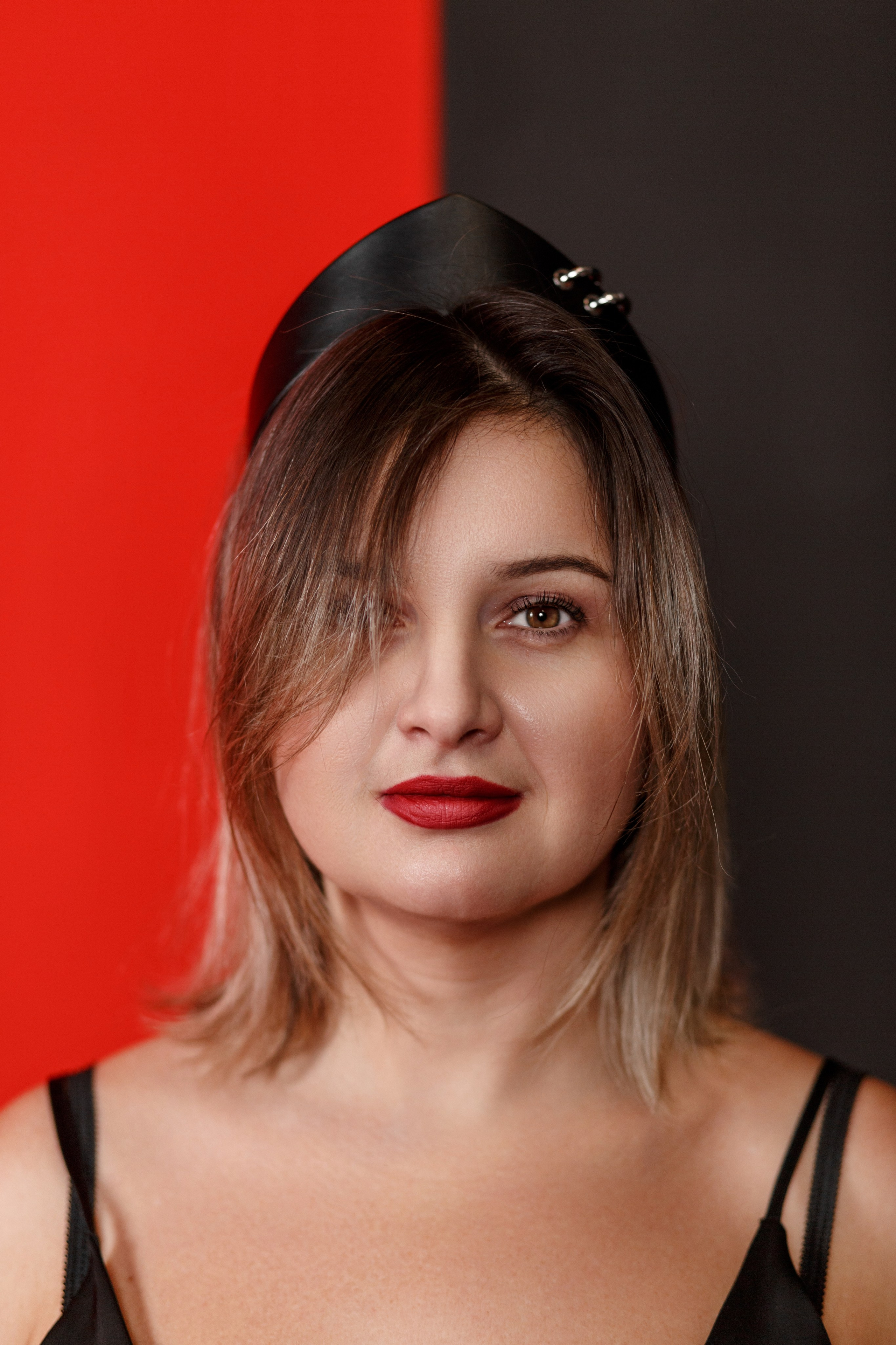 Красное — Черное. Вера Соколова фотограф Воронеж