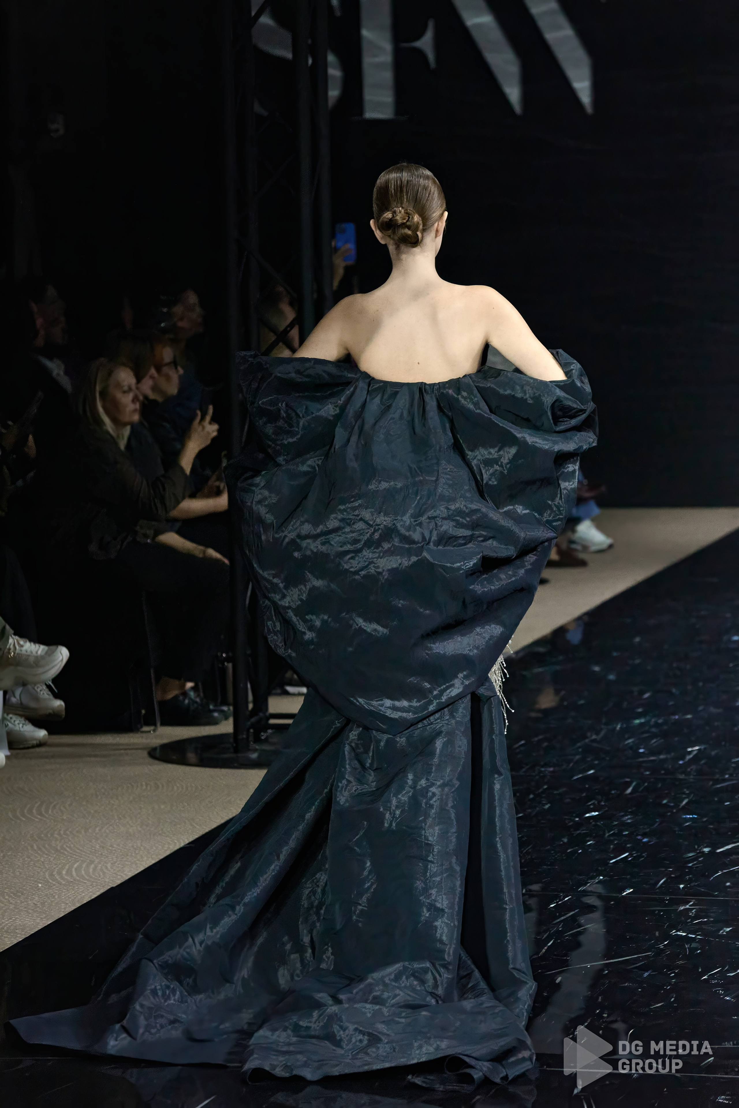 Создаем контент для модных показов. DG MEDIA GROUP | Контент для модных показов и концертов