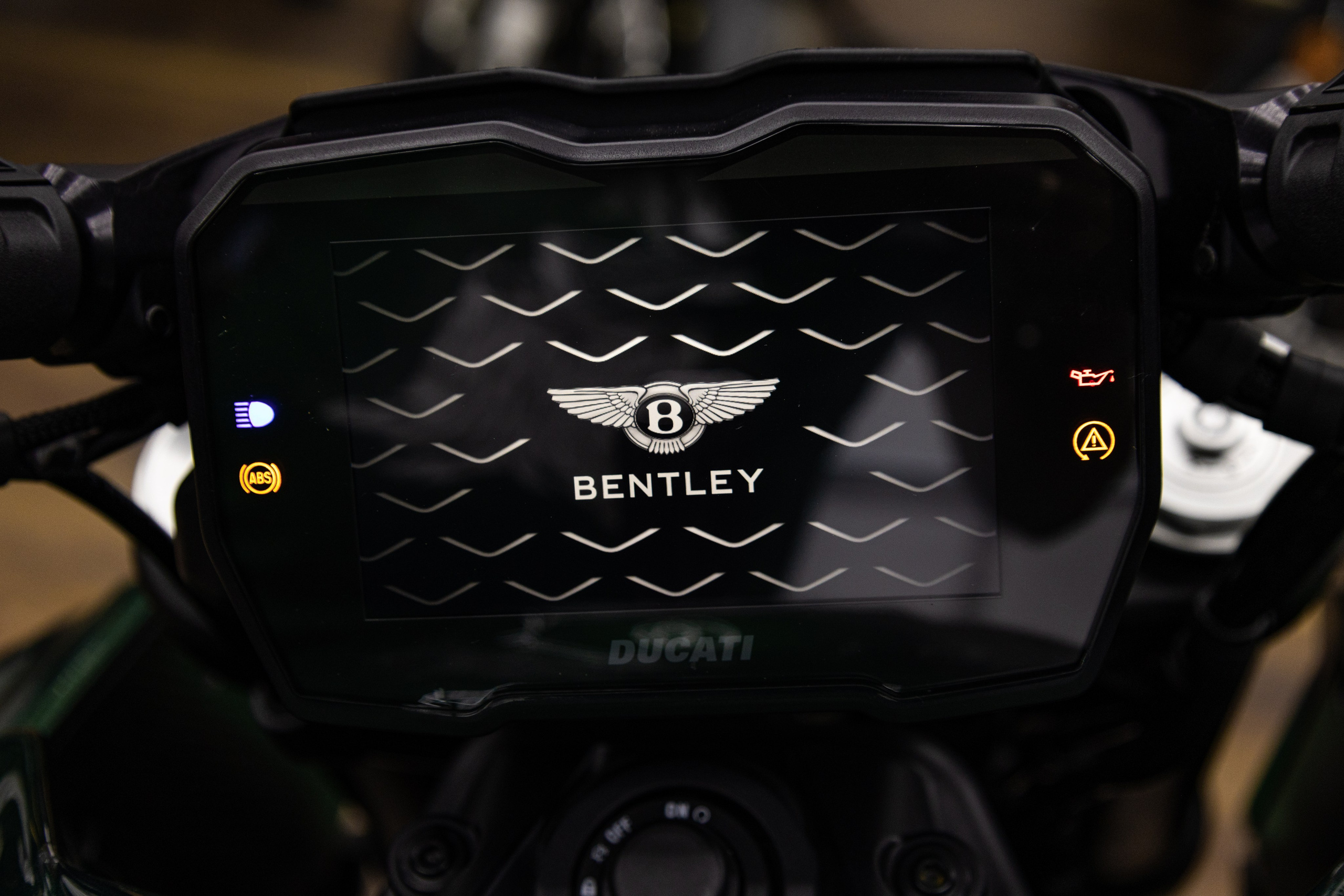 Фотосессия с мотоциклами и автомобилями. Предметный фотограф в Москве и Московской области