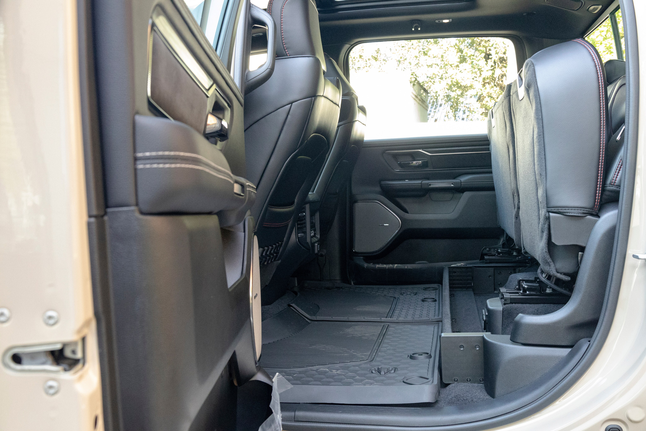 Фотосессия с мотоциклами и автомобилями. Предметный фотограф в Москве и Московской области