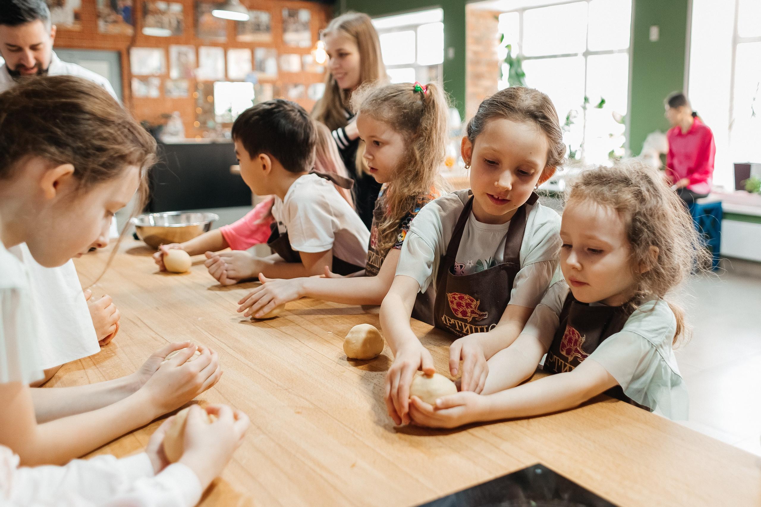 Детский мастер-класс в «АРТиШОК». Фотограф Кемерово | Сергей