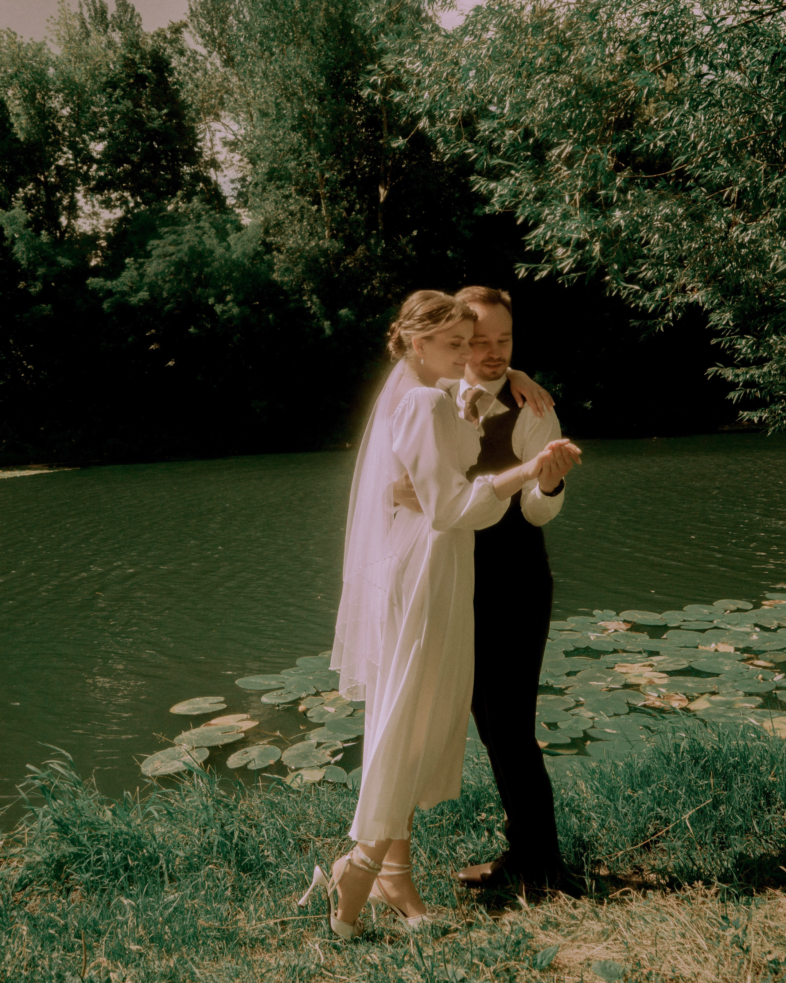 Москва как декорация любви — свадебная фотосессия в городе и на природе. Свадебный фотограф в Санкт-Петербурге Миша Репина