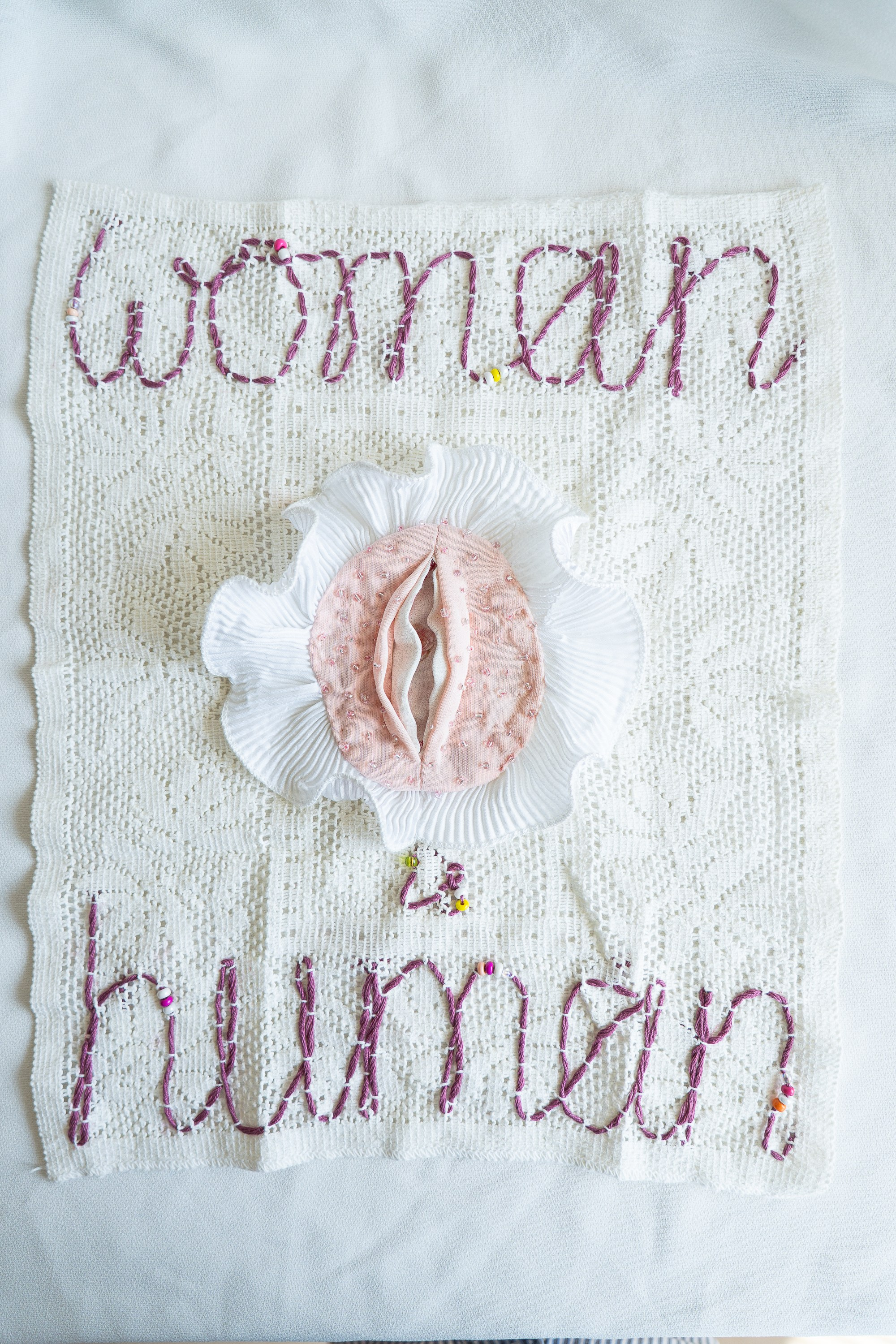 Woman is human. Элизы Ары | визуальный артист