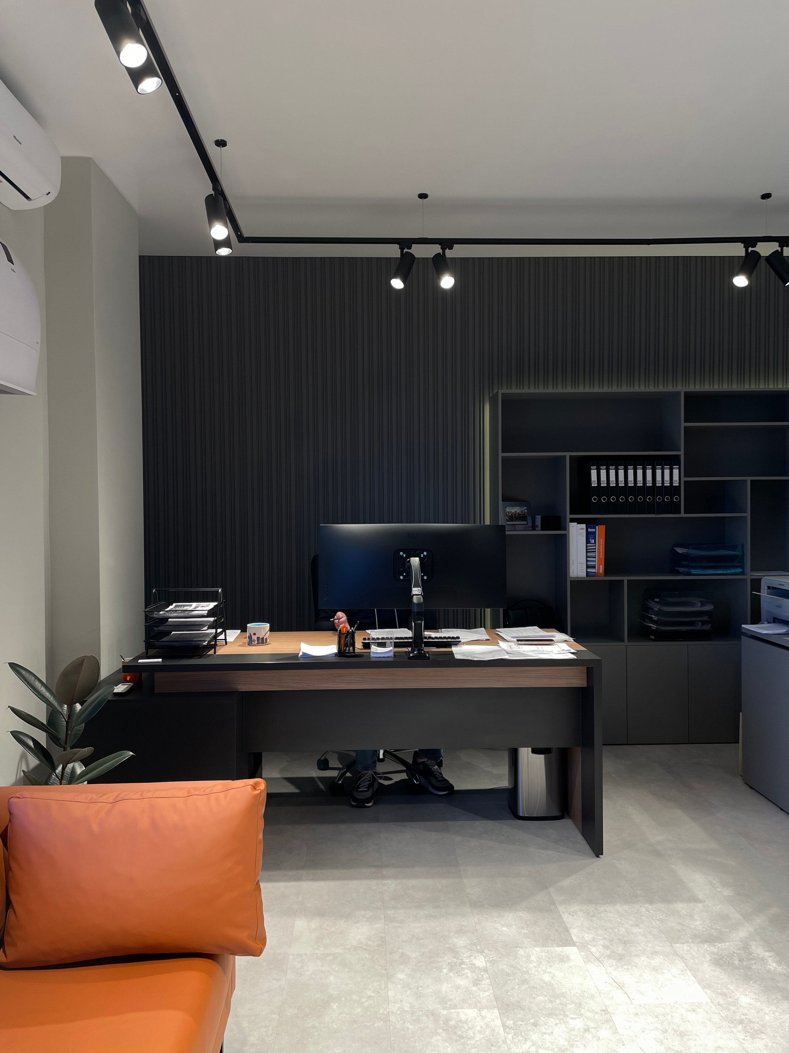 Офис производства FILLINI. Мебель на заказ