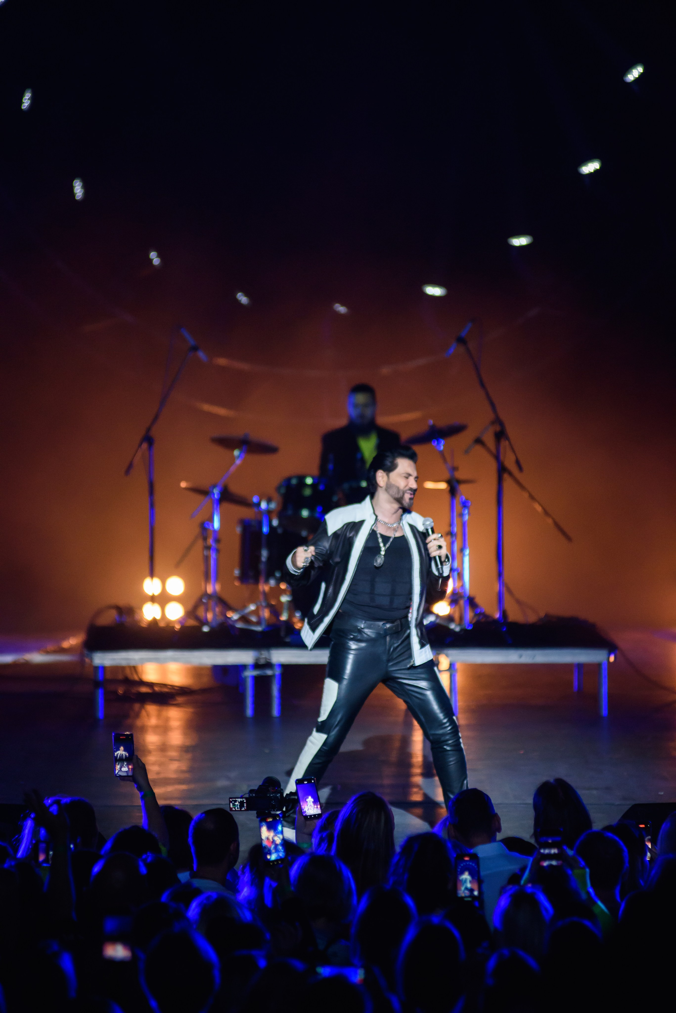 Дискотека 80-90-2000х — «Имена на все времена», Крокус Сити Холл. Бренд-фотограф для экспертов и блогеров в Москве Влада Горбовская