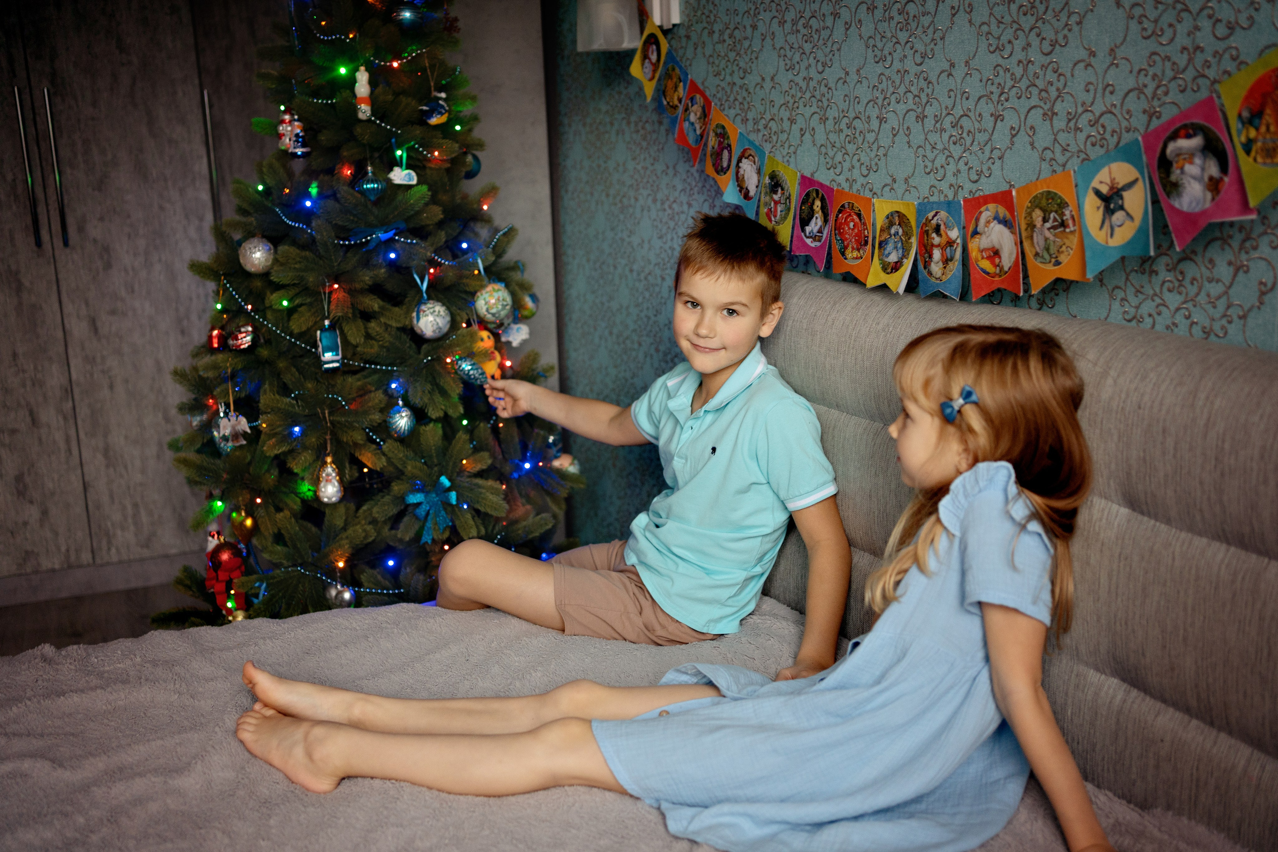 Новогодняя домашняя фотосессия (комната в квартире 14 кв.м). Семейный и детский фотограф в Москве Екатерина Офицерова