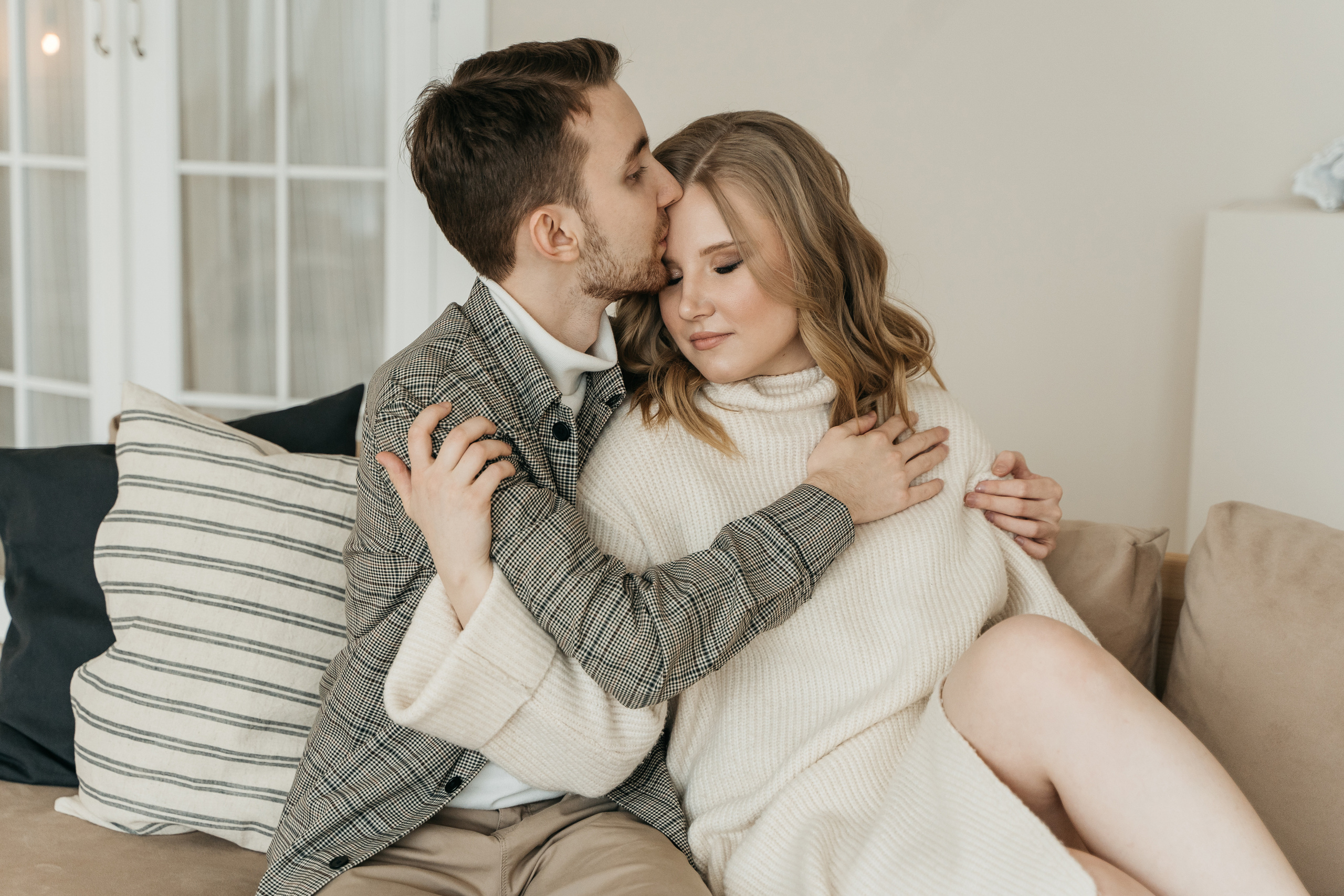 Оля и Женя, предсвадебная фотосессия love-story. Студия Когда вместе. Фотограф Татьяна Мамонтова