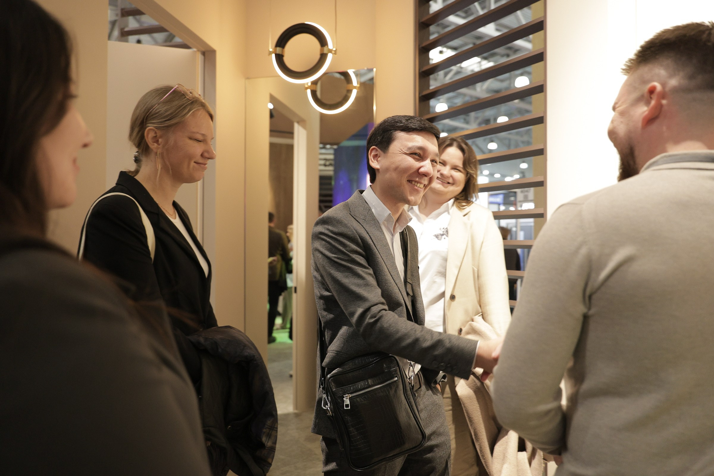 /РЕПОРТАЖ/ Выставка МосБилд. 2024. Свадебный фотограф Великий Новгород Станислав Кособудский