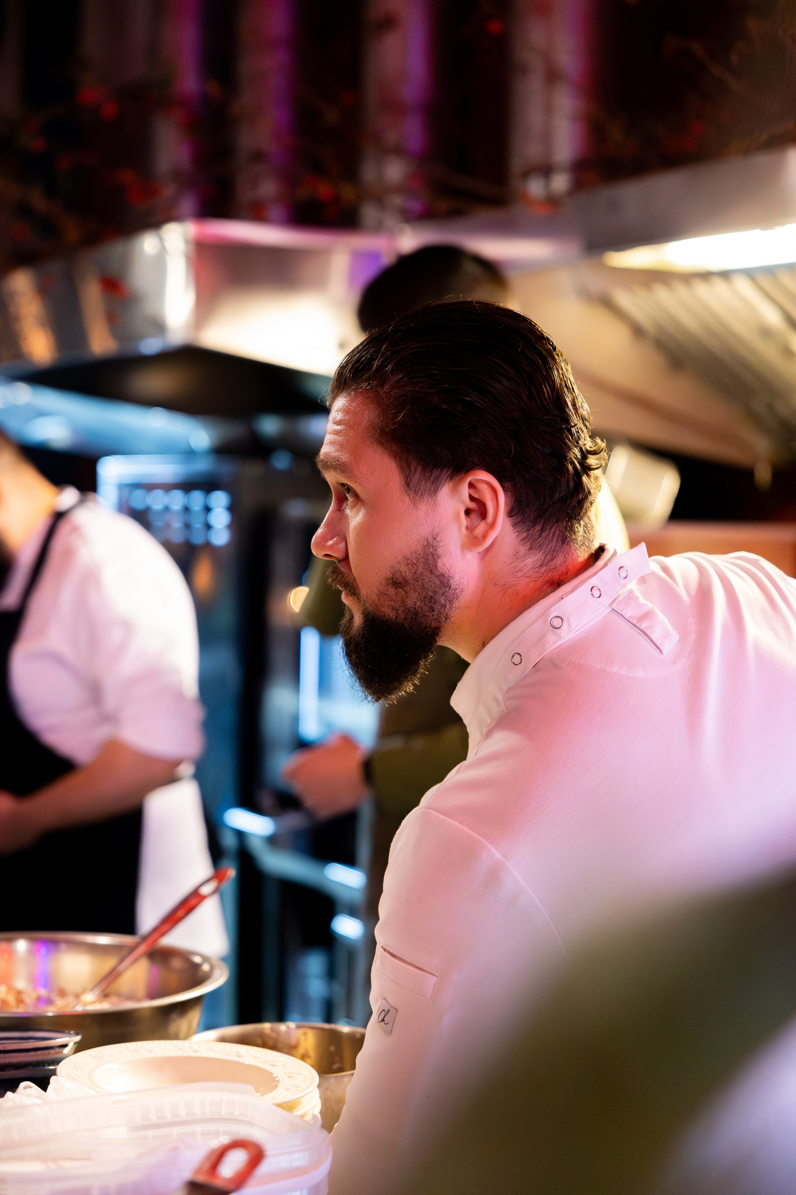 Азия в Гастродворе. Дженбаз Павел — фотограф в Ялте