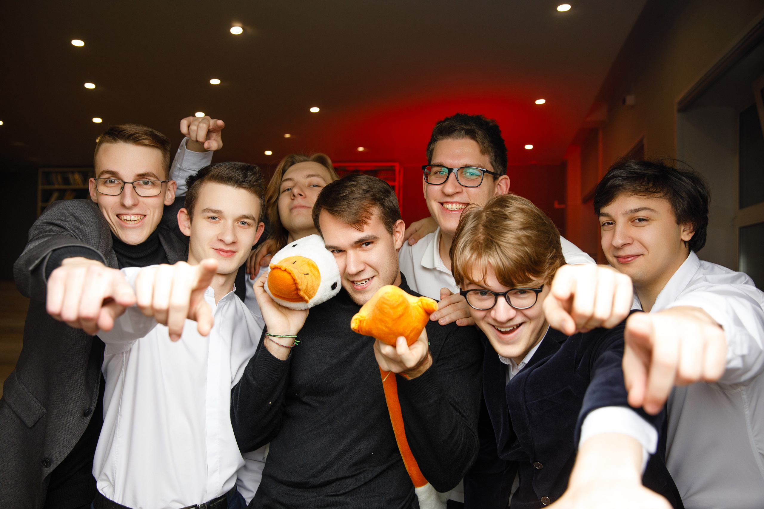 ДЛЯ 9-11 КЛАССОВ. Выпускные альбомы в Москве FOTOVMESTE