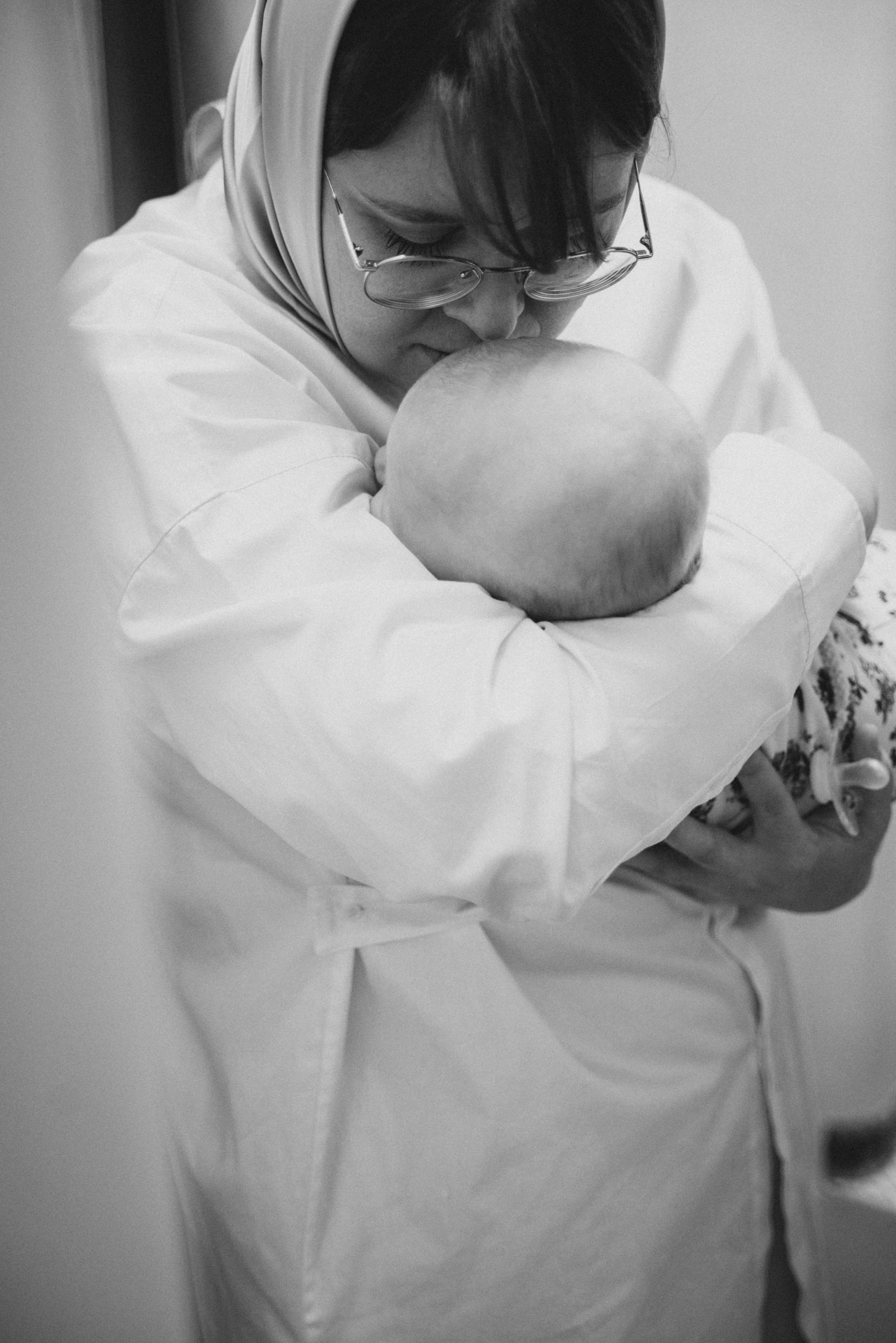 Крещение маленькой Александры (частичная конфиденциальность). Семейный фотограф в Минске Дарья Дреко