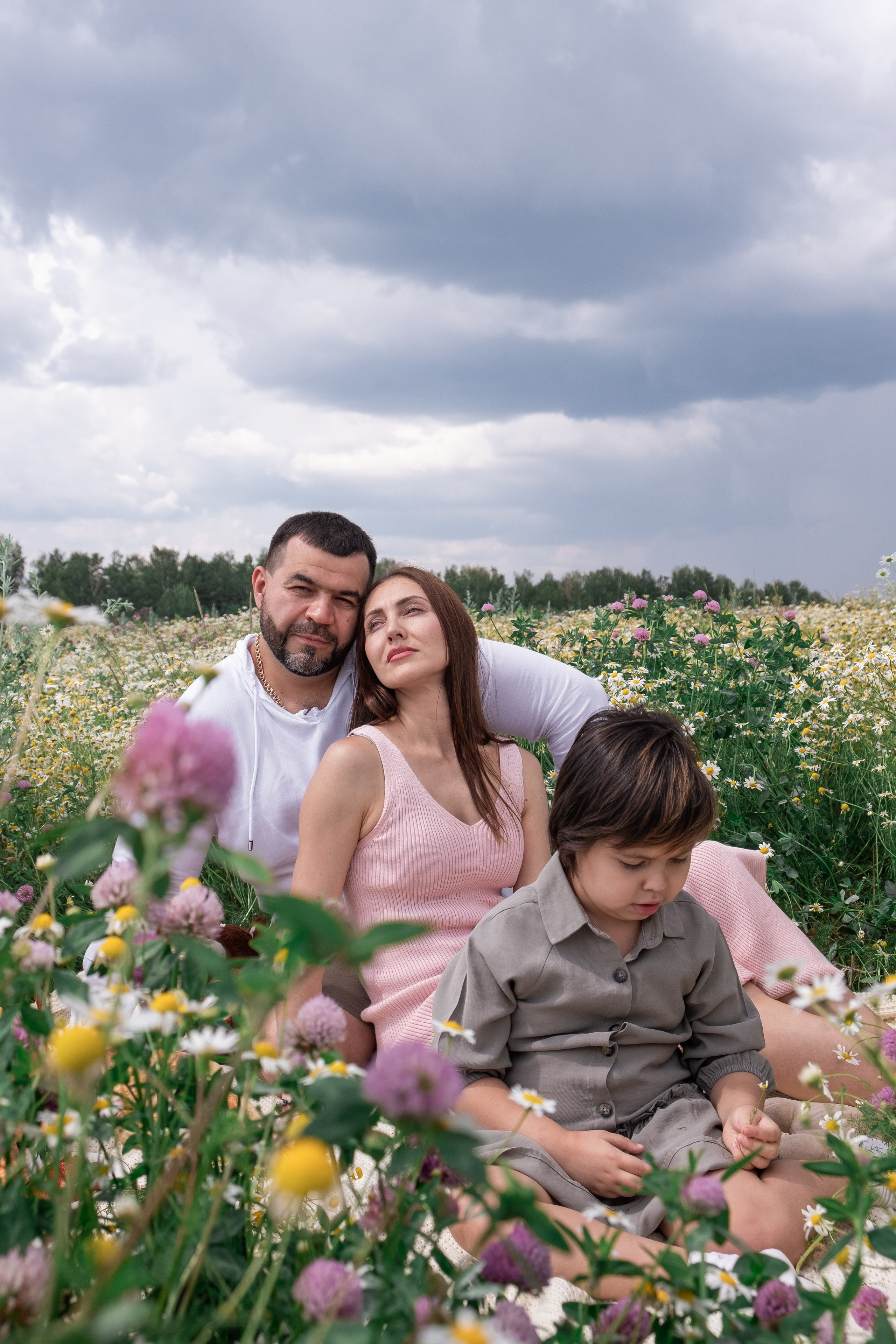 Семейная съёмка в поле. Фотограф Анастасия Голова